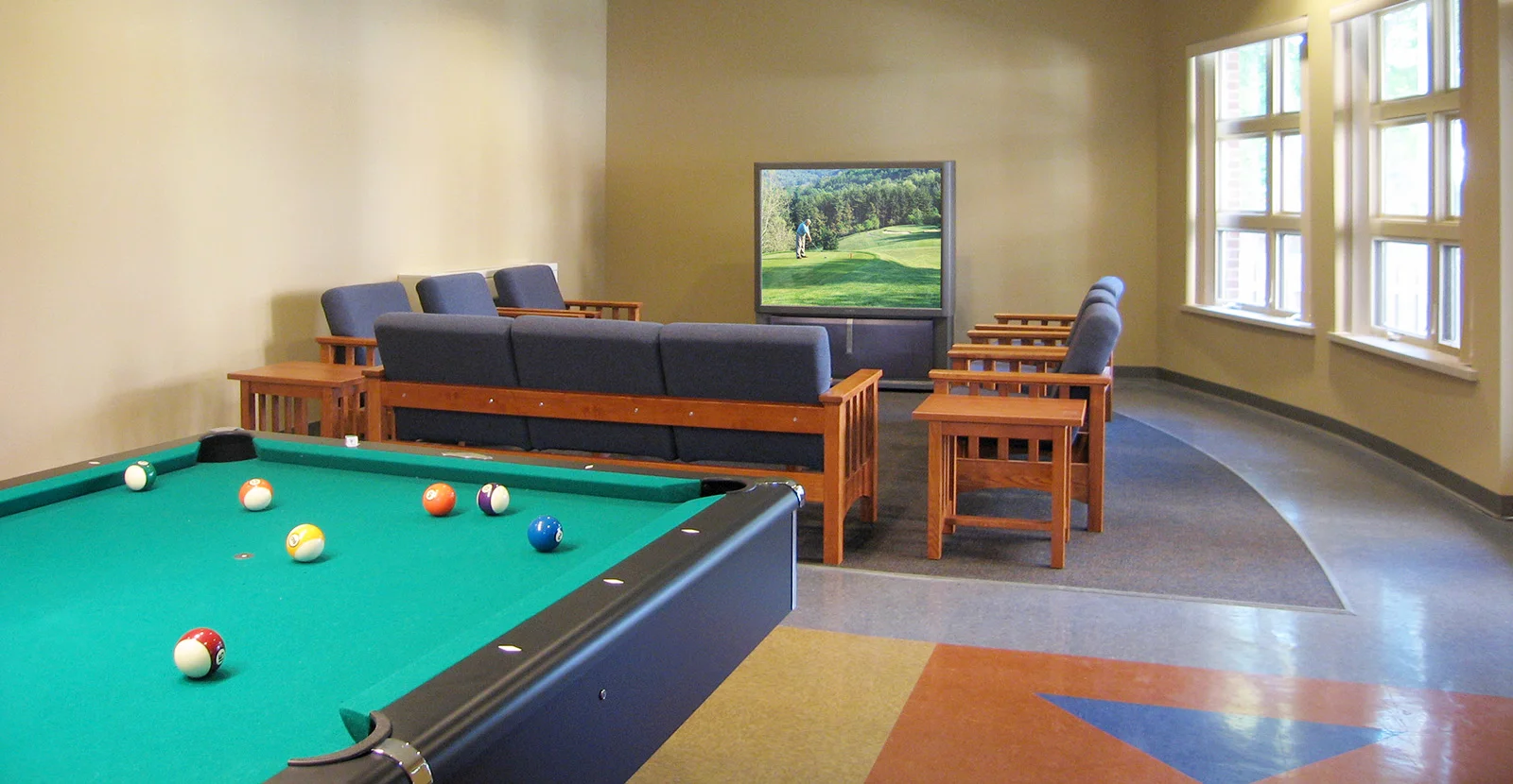 university-of-michigan-evans-scholars-rec-room