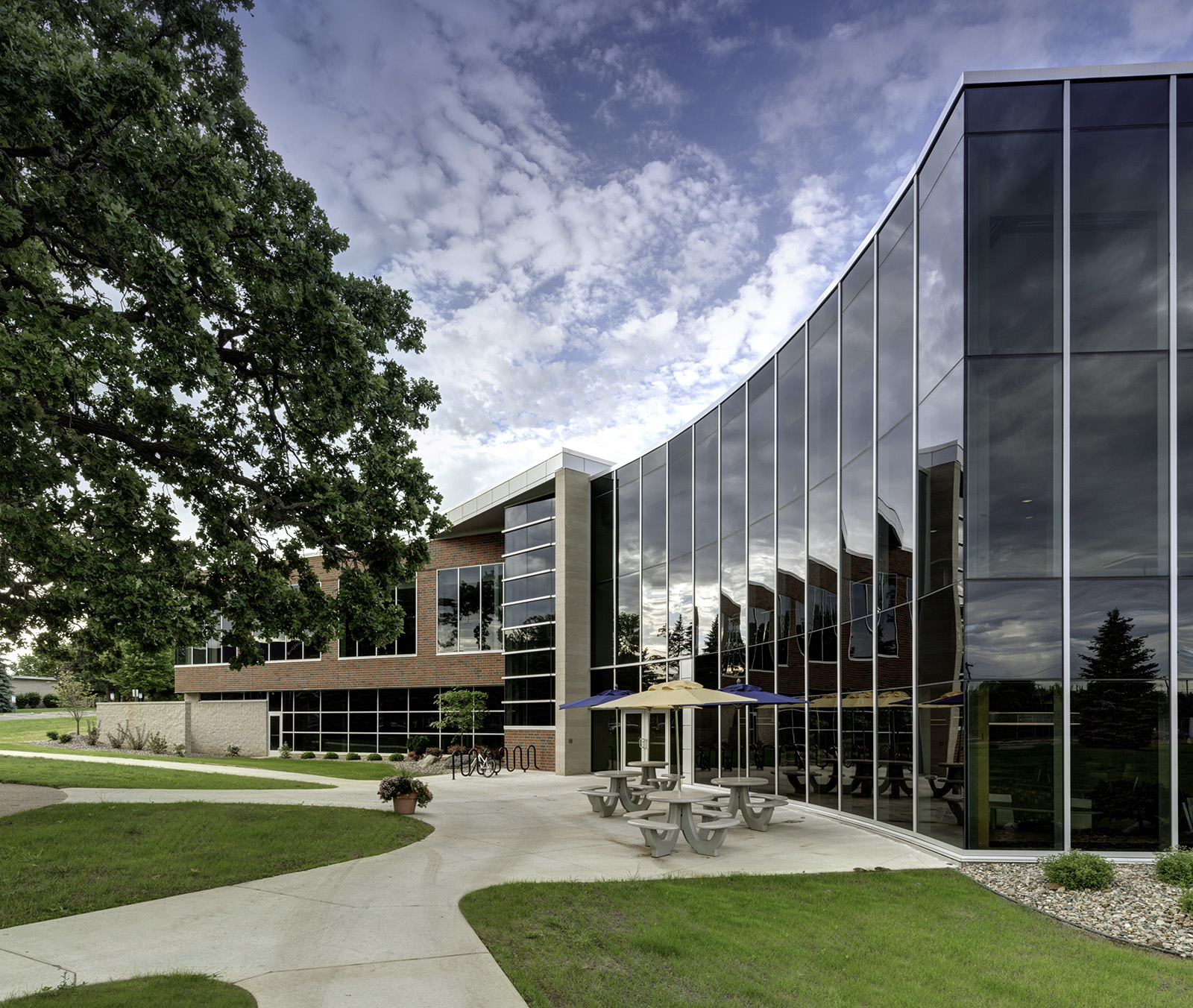 spring-arbor-student-union-exterior