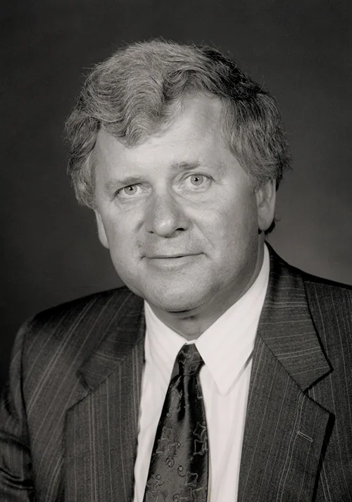 RICHARD BLACK 1937 - 2004