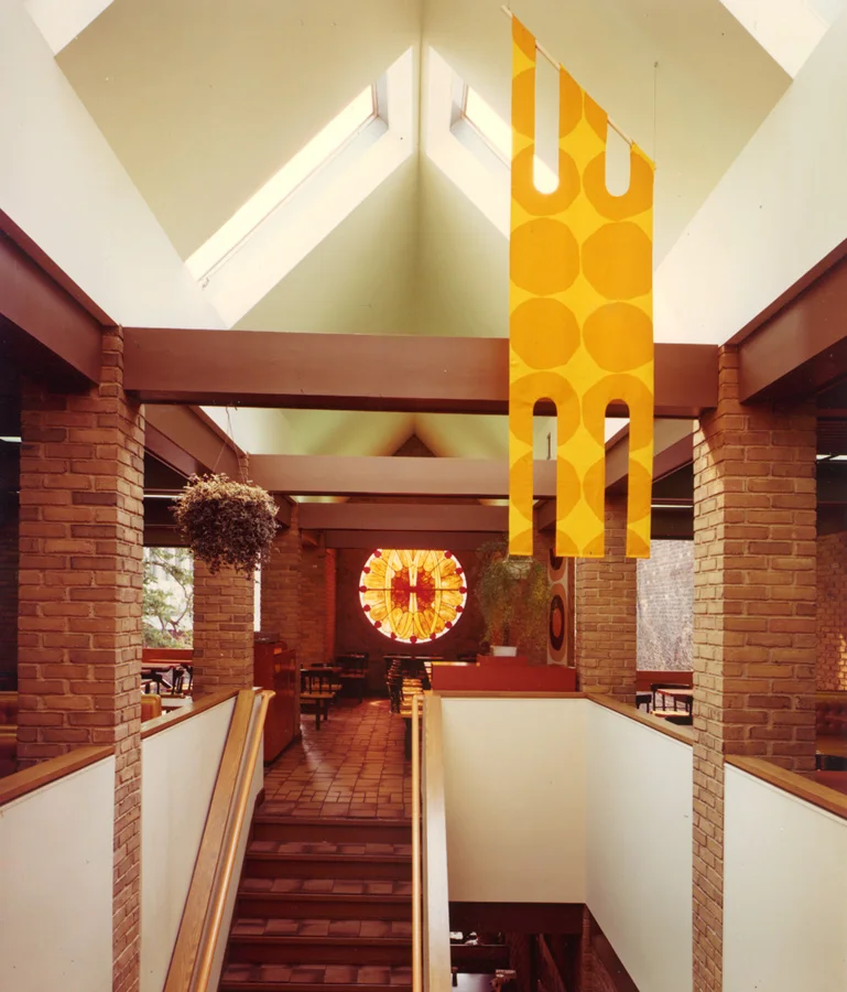 mcdonalds-restaurant