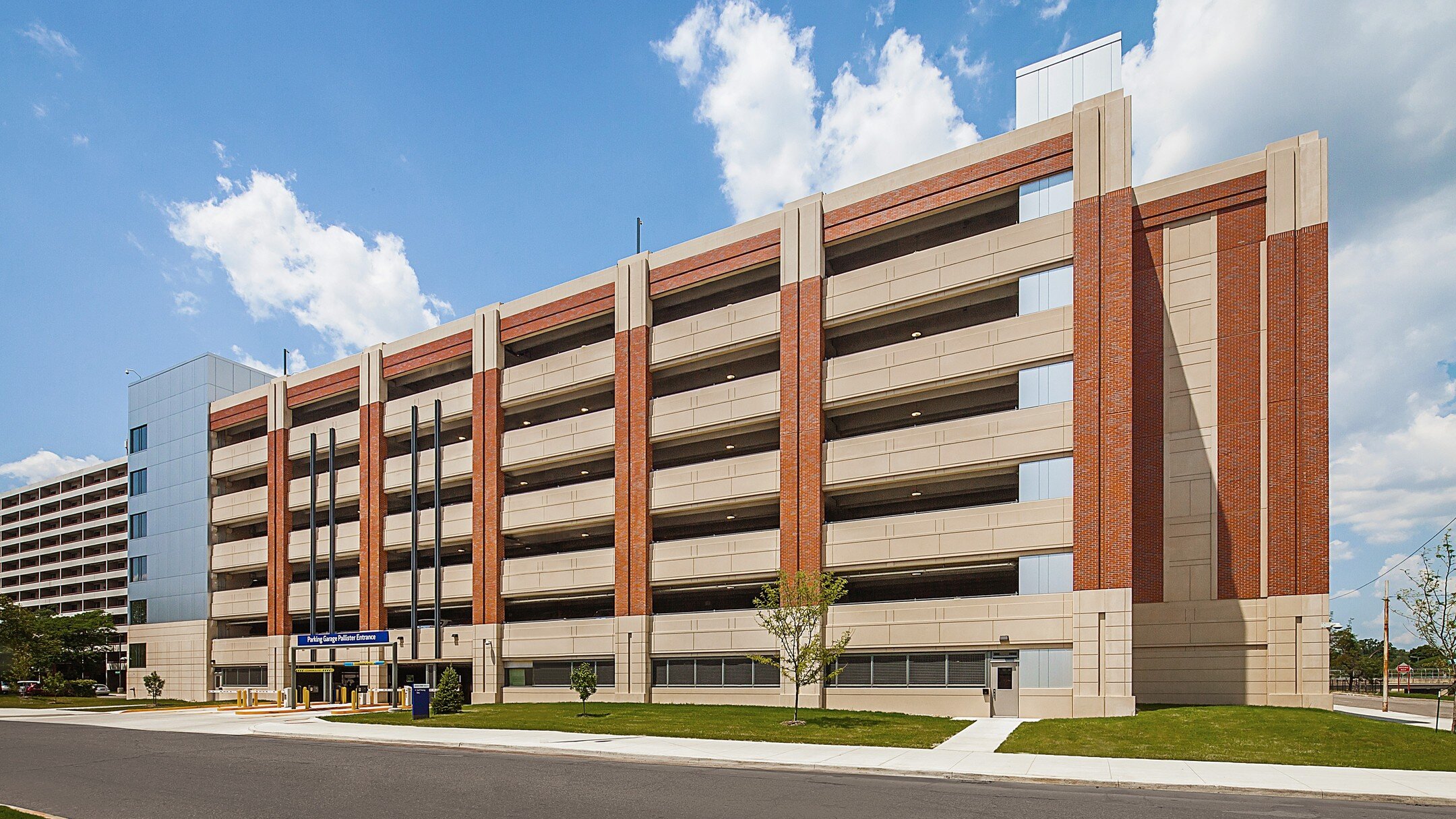 Henry Ford Hospital Parking Expansion | Detroit, MI
 
We're delighted to announce the completion of a significant addition to Henry Ford Hospital's campus: a new parking facility designed to accommodate the growing needs of the community. It offers 1