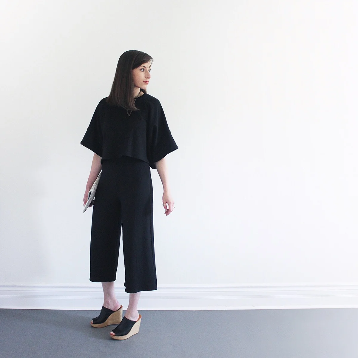 Lee Vosburgh of Style Bee wearing the Corrie Top & Amelia Culotte