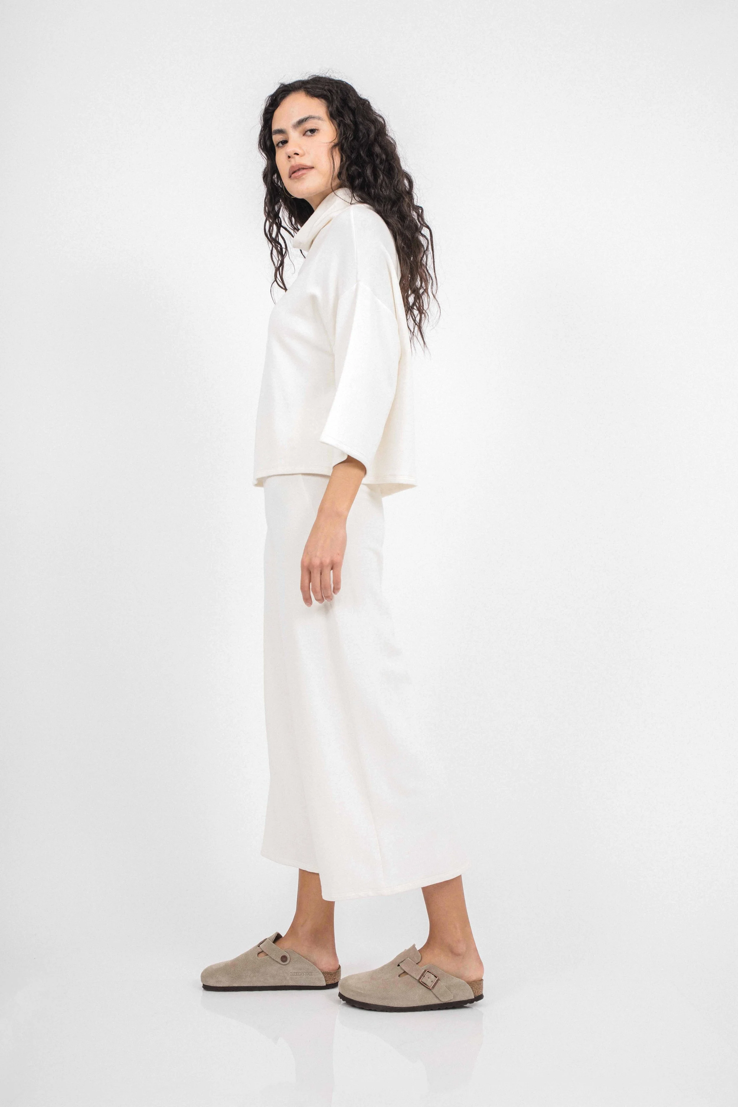 Bucket Sweater Corinne Collection