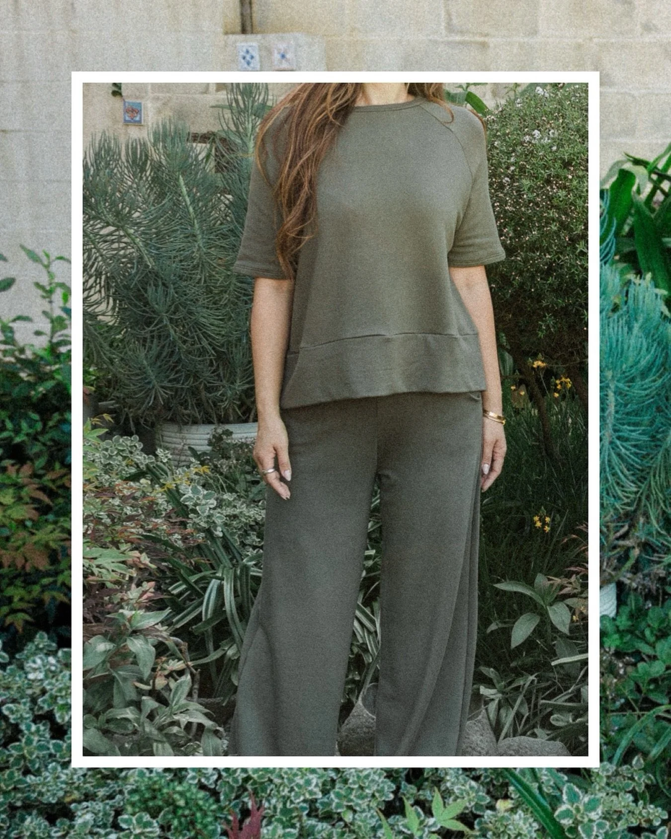 A softer take on structure. 🫒
Remi in Olive with the Olivia trouser.