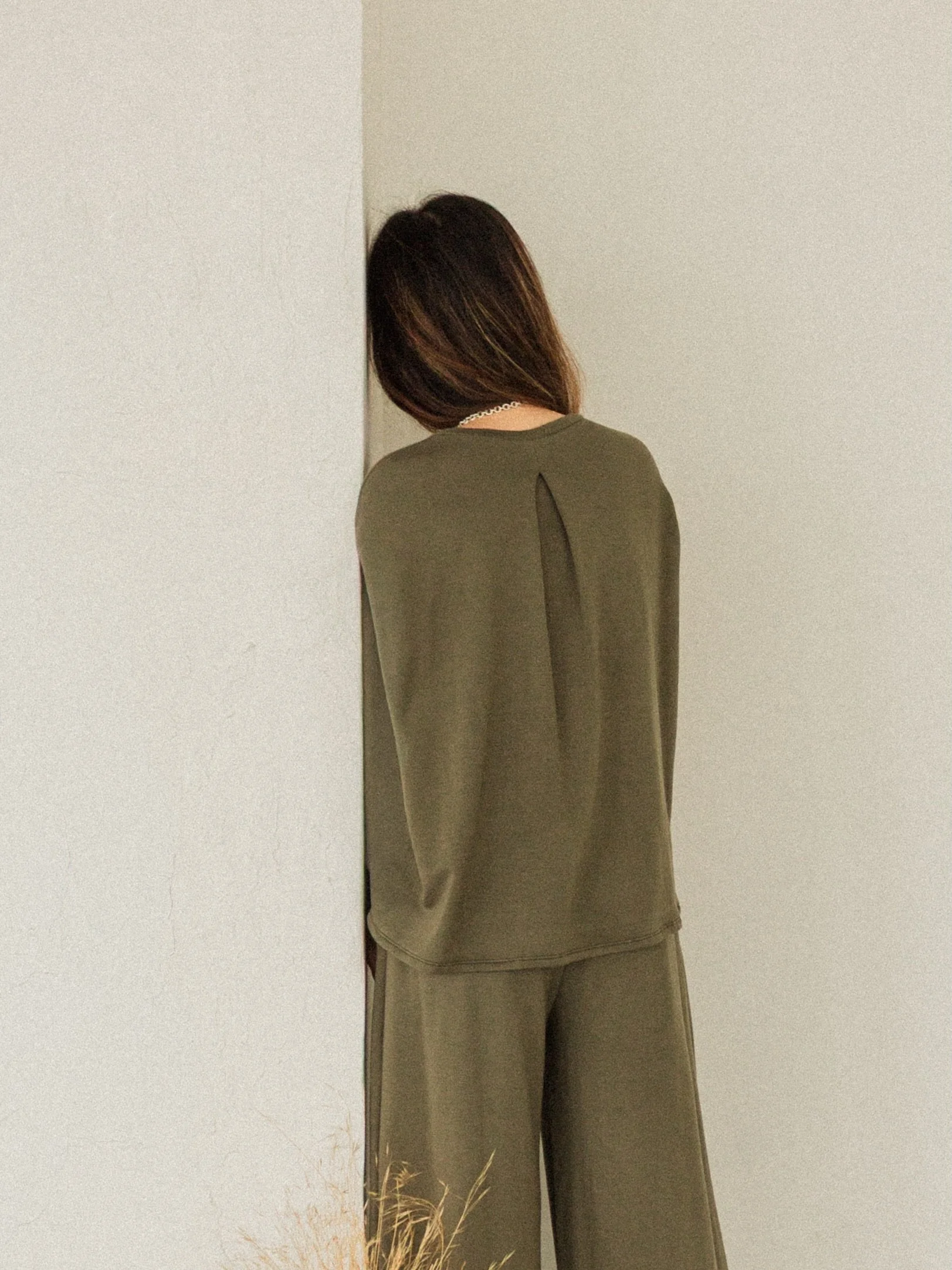 The Ella Back Pleat Top paired with the Jojo Pleat Pant in Olive&mdash;an effortless set that feels as good as it looks.

Wearing the Jojo Pant in a size medium for a longer inseam and a more drapey silhouette. The kind of look you&rsquo;ll keep reac