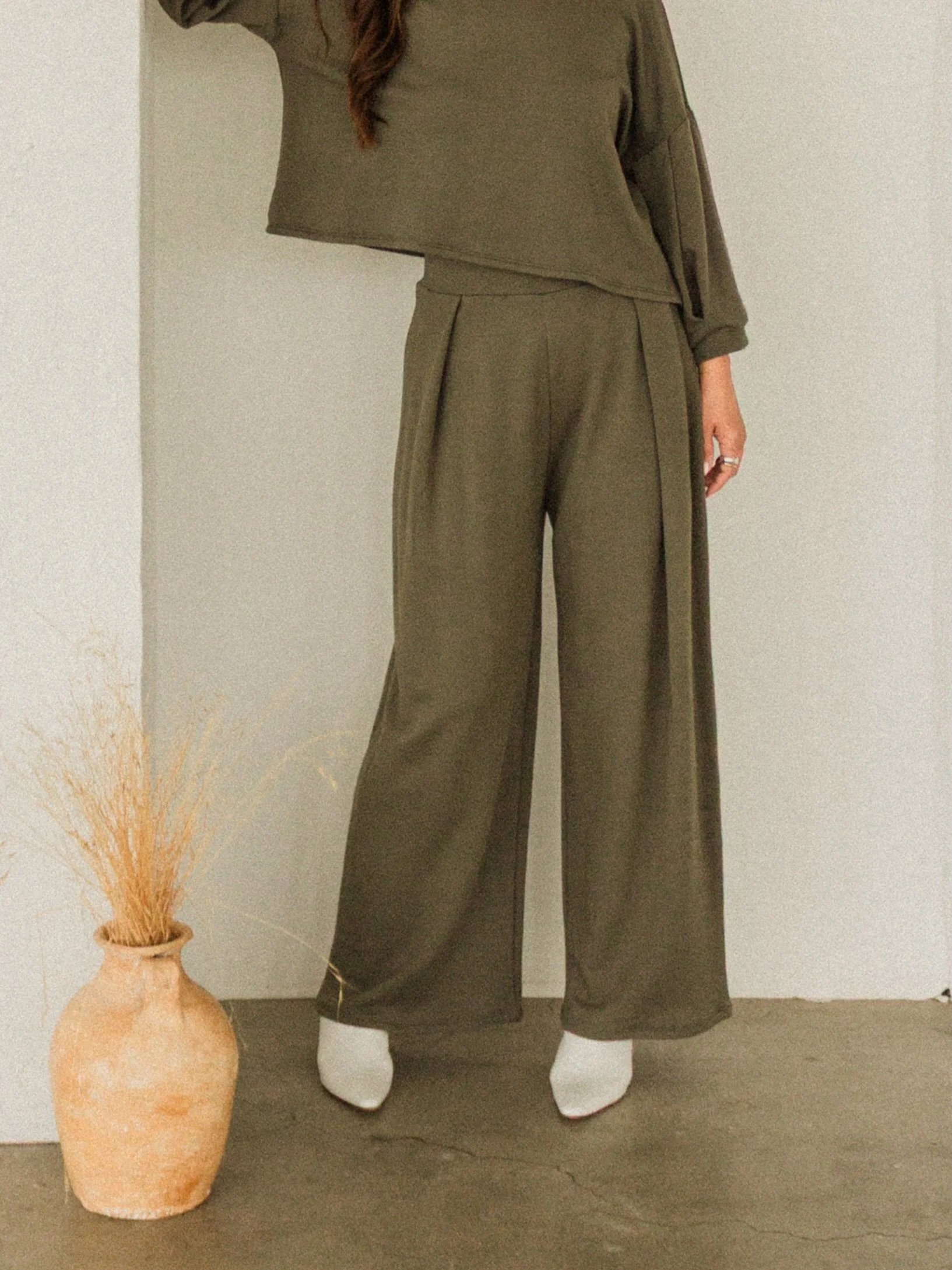 The Jojo Pleat Pant is one of those pieces you&rsquo;ll wear on repeat&mdash;easy, elevated, and endlessly versatile.

A little peek of the Millie Top completes the look.

Our 20% off sale starts today at 10:30AM. If you&rsquo;ve been waiting to add 