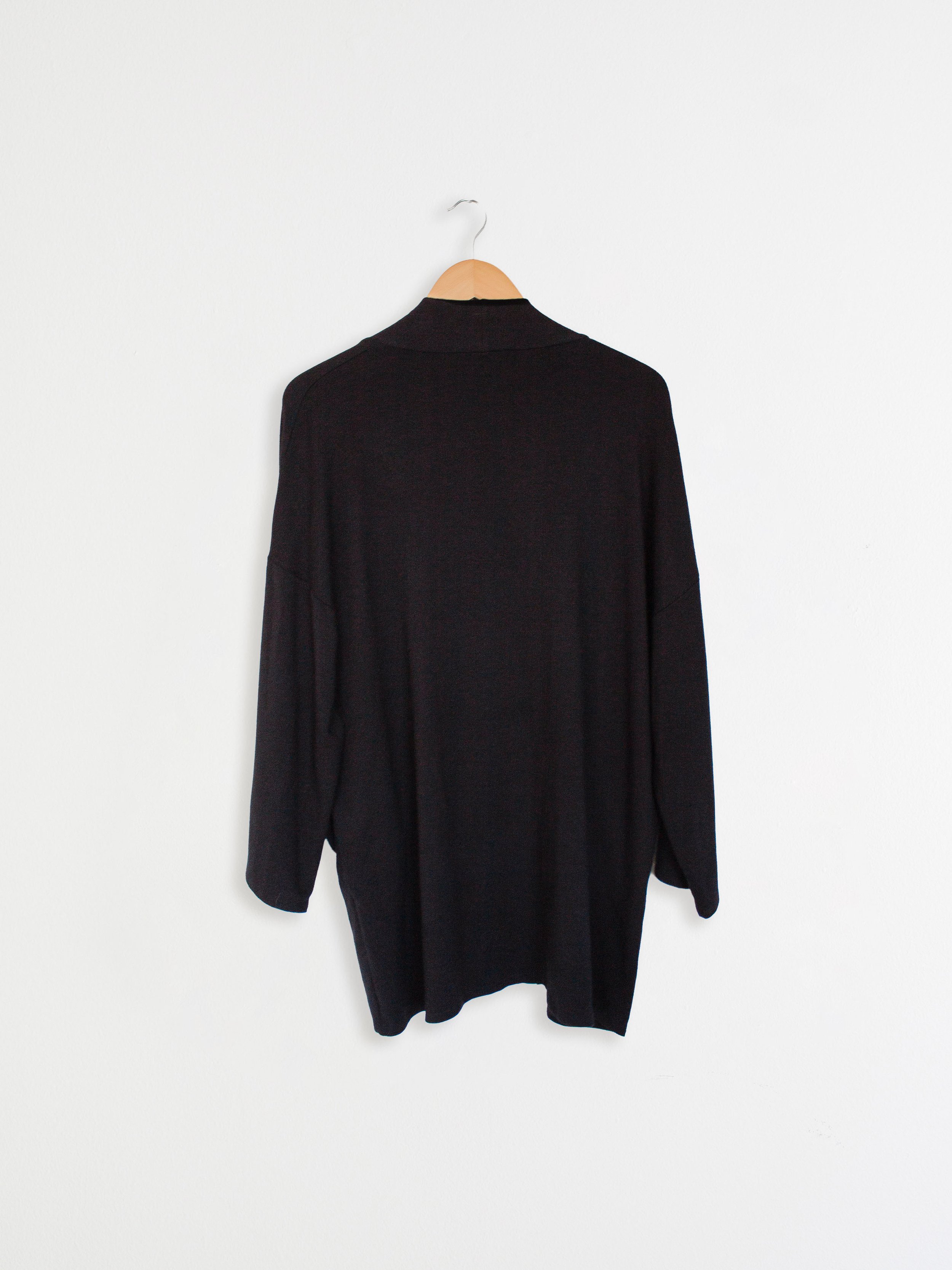 LongPocketCardiganBlack2.jpg