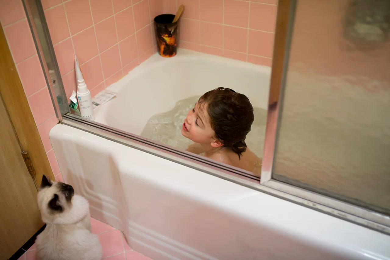 Bathtime, Mayim and Moko. &nbsp;February 2, 2017