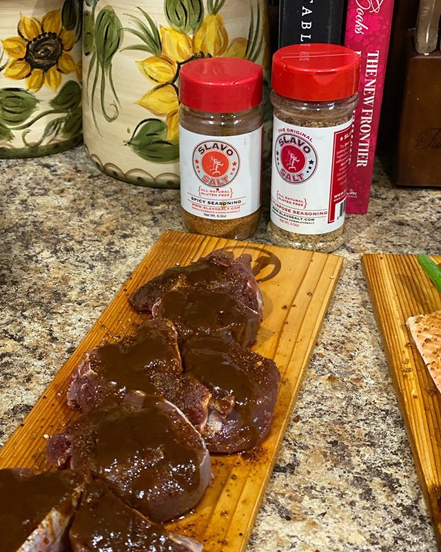 Cooking the wife her birthday dinner tonight 🙌 Coues Deer backstraps and salmon! All@smoked on @westernbbqwood cedar planks coated in 3 different types of @slavosaltseasonings 🔥 paired with broccolini and homemade mashed potatoes 💪🦌🐟🏹🔥
#bowhun