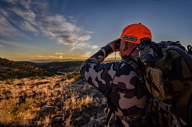 Hey everyone! @jak3fr0mstatef4m will be taking over the BowhuntingAZ Instagram for the next 24 hours! His OTC archery hunt starts in the morning! Wish him luck and be sure to follow along! Good luck Jake! Drop a big buck! 🌲⛰🏹⛰🌲
#bowhuntingaz #bowh