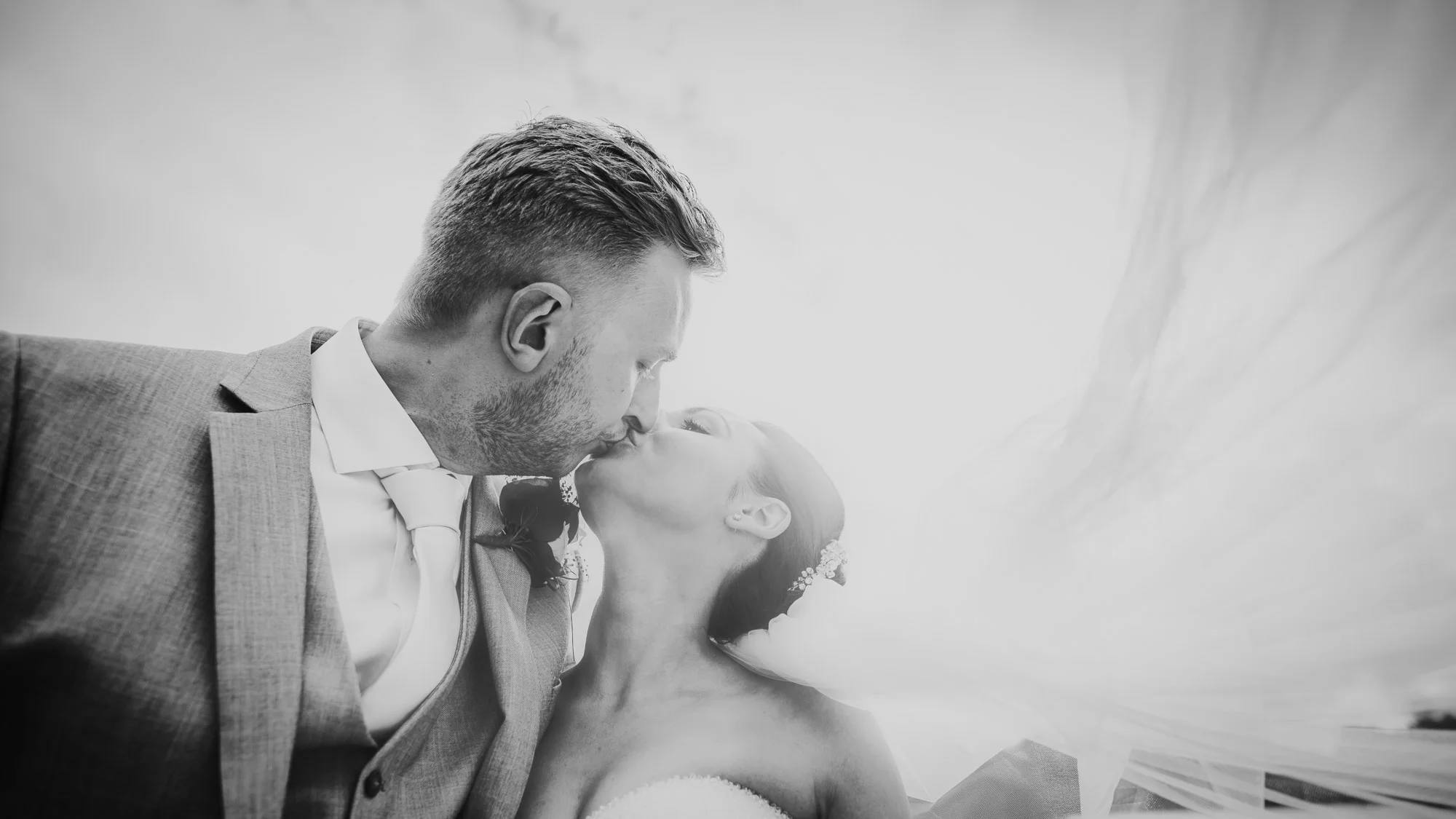 MANCHESTER-WEDDING-PHOTOGRAPHER-32.jpg