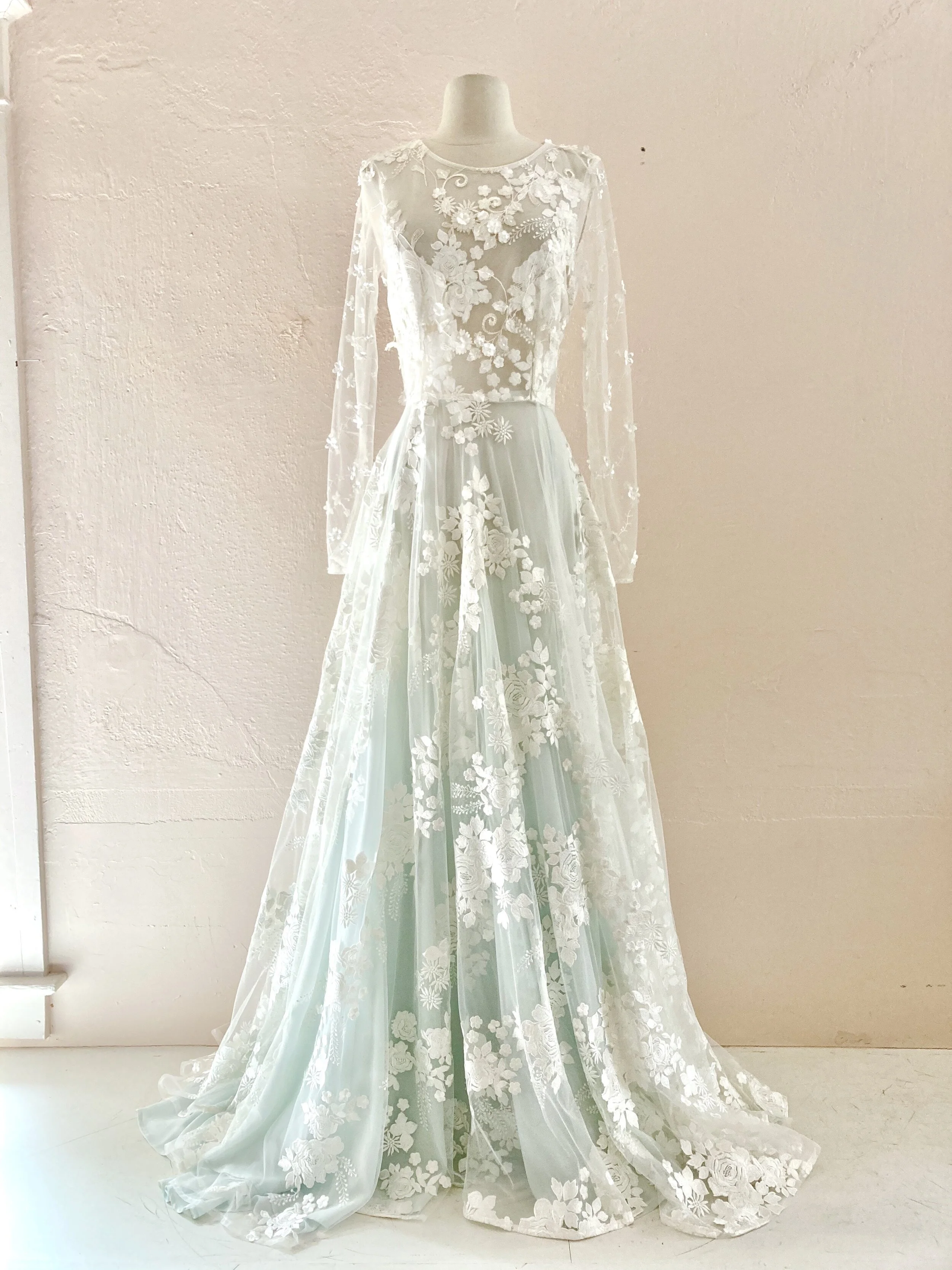 winter solstice wedding dresses