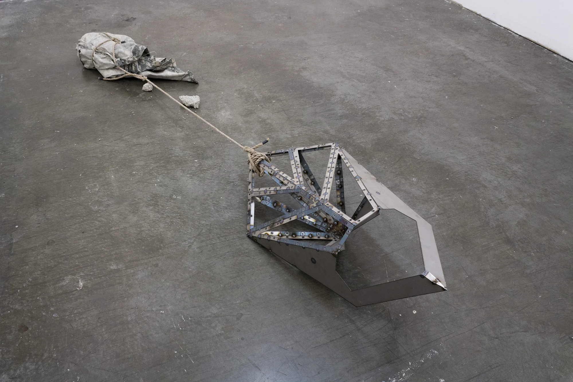 US$111.2 million (average cost)_steelsculpture_W91.5xH38xD30.5.jpg