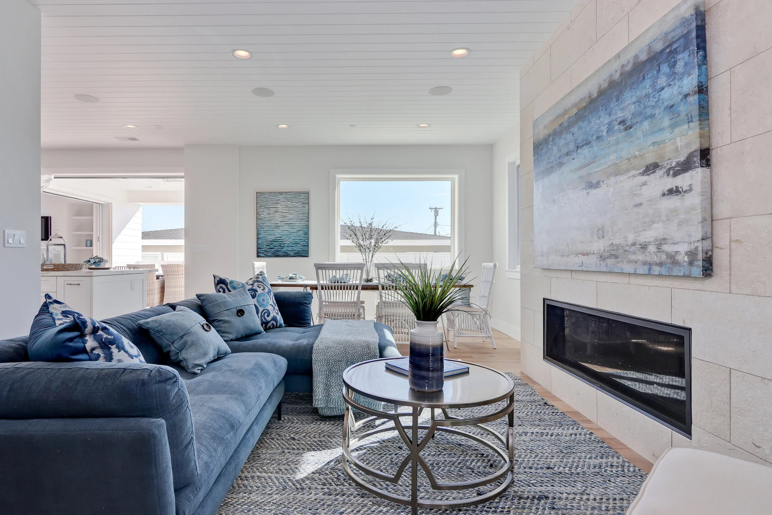 Lane - 1307 Gertruda_Family room3.jpg