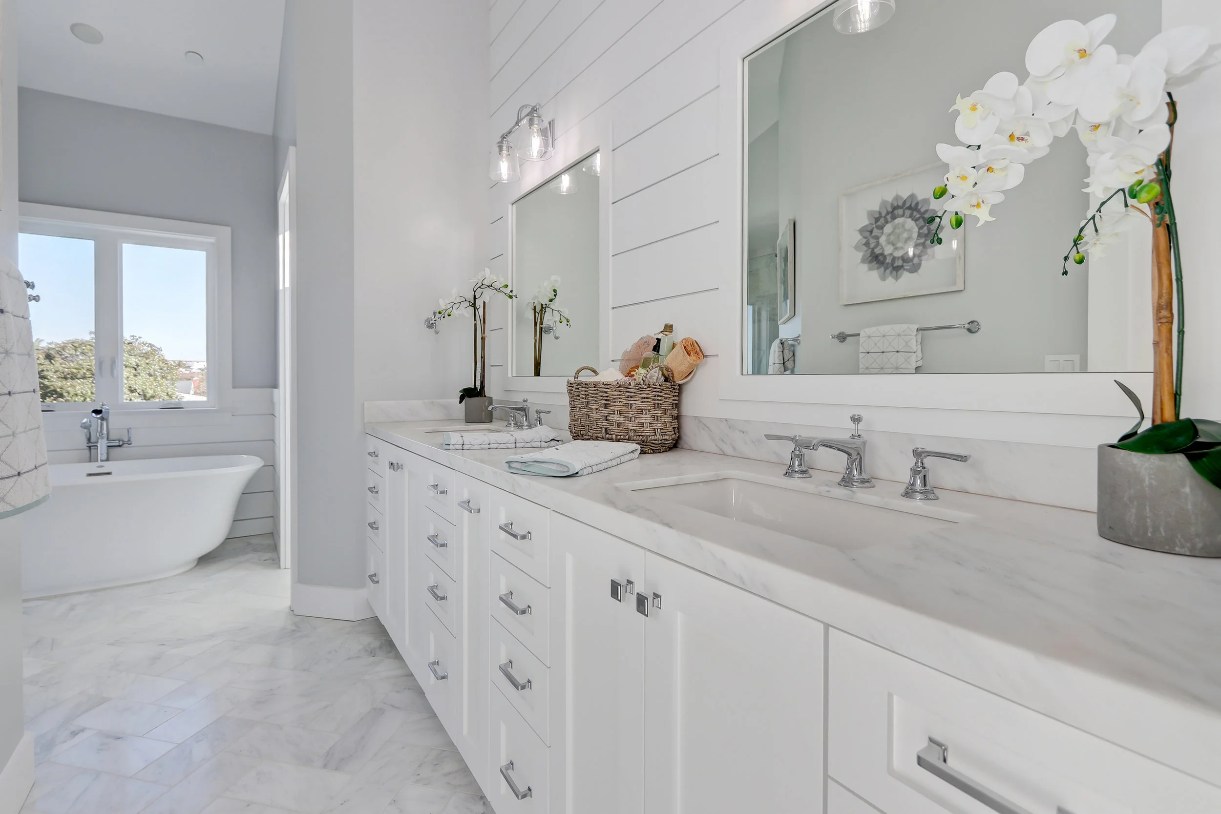 Lane - 1307 Gertruda_Master Bath1.jpg