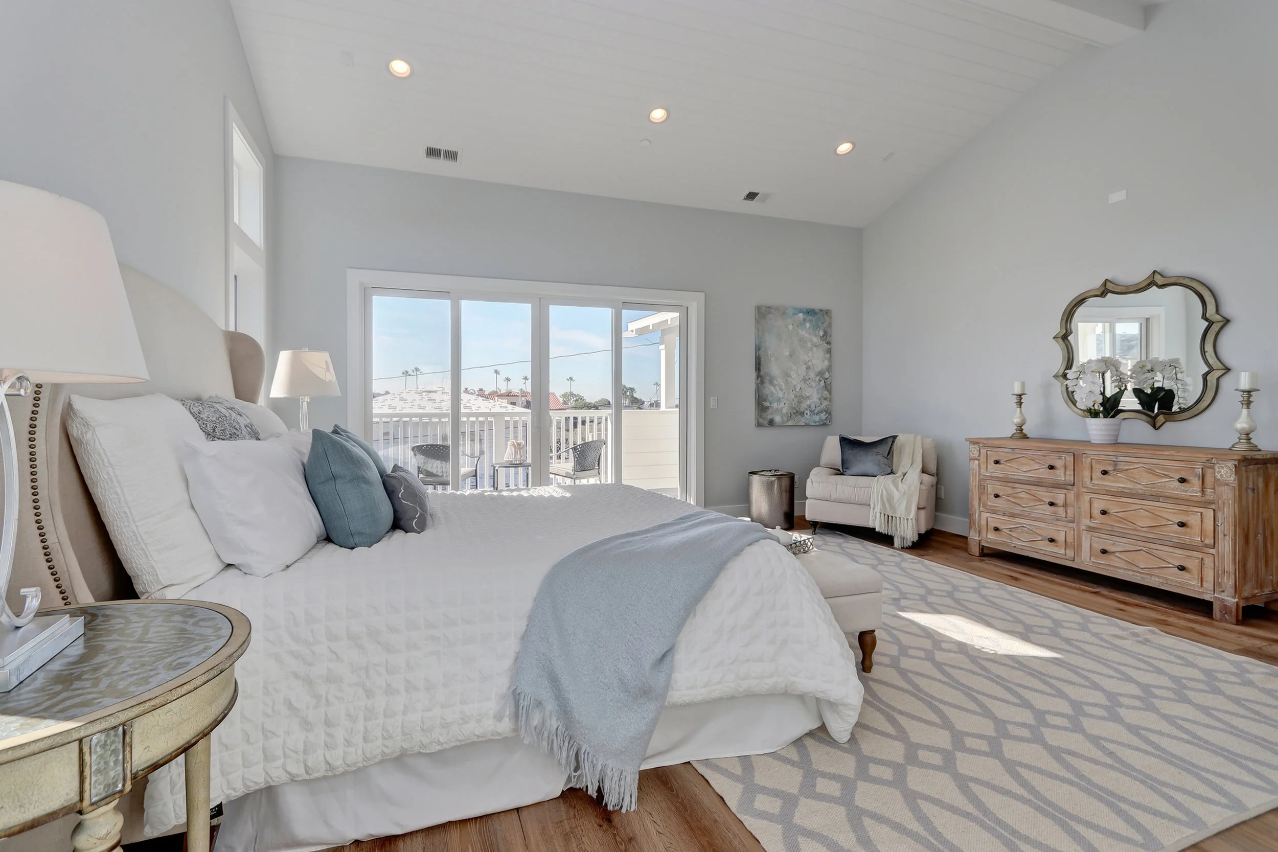Lane - 1307 Gertruda_Master bedroom2.jpg