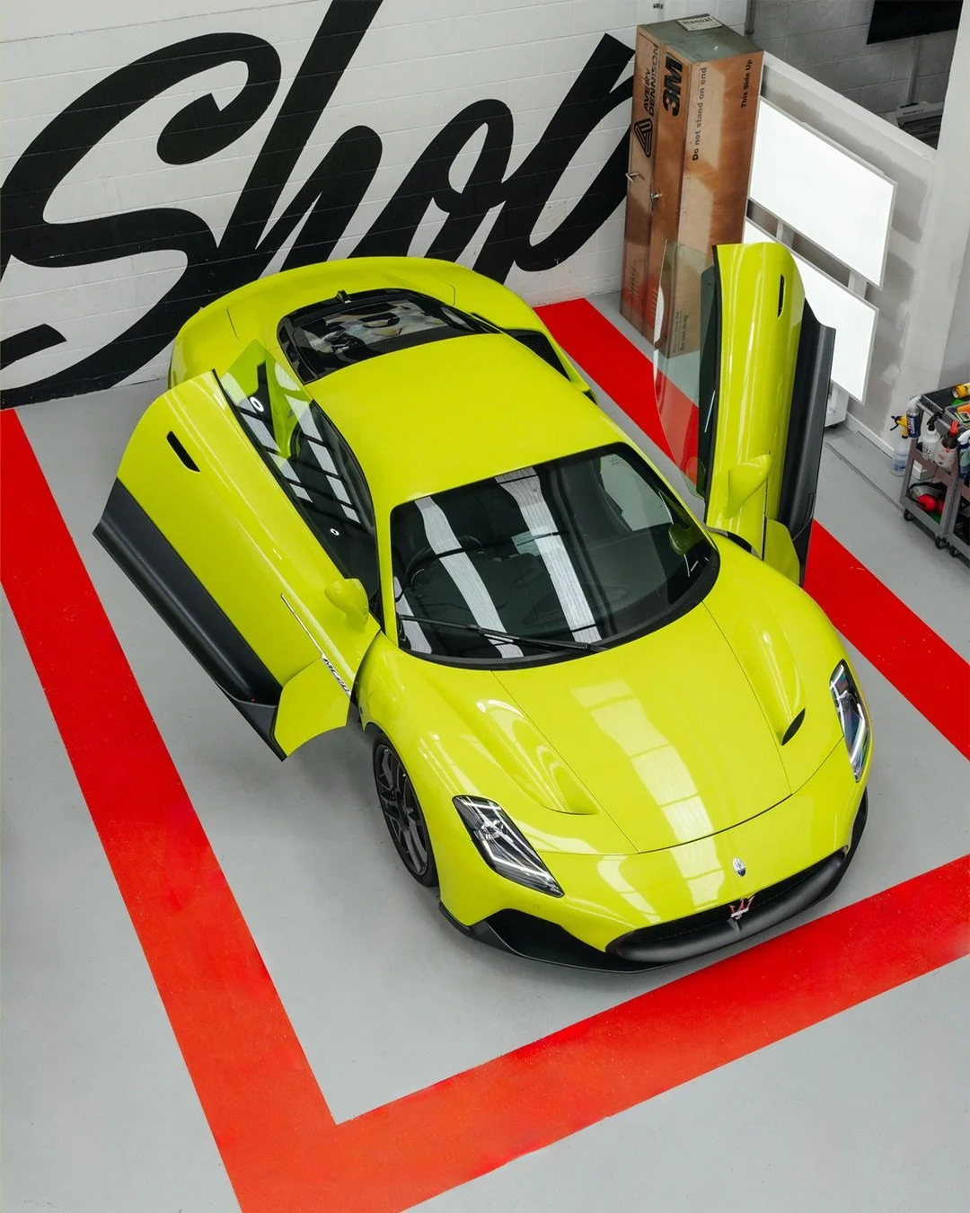 Maserati MC20 exterior colour change in the limited edition Inozetek Student Driver Racing Green 🟩🏁

@inozetek

#thewrapshop #paintisdead #maserati #mc20