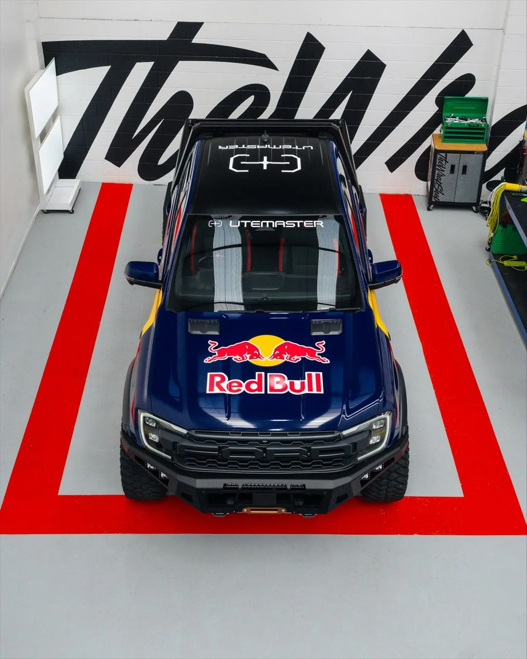 A fun project for Red Bull New Zealand and 3 kiwi Motorsport legends.

Red Bull livery&rsquo;s applied on this Ford Ranger as well as 3 racing lawn mowers for their F1 VS NASCAR VS Drifter challenge.

@brandbywrapshop
@redbullnz
@utemaster_new_zealan