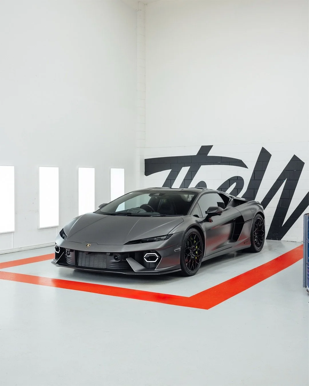 Lamborghini Temerario - Gloss to Profilm Satin PPF 🏁

@lamborghini_auckland 

#thewrapshop #paintisdead #lamborghini #temerario