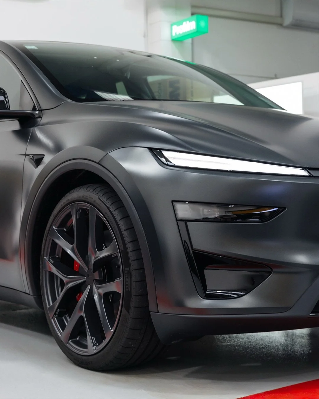 Tesla Model Y exterior colour change in Avery Dennison Satin Black Rock Gray Metallic 🏁

@averydennison 
@adgraphics_apac 

#thewrapshop #paintisdead #tesla #modely
