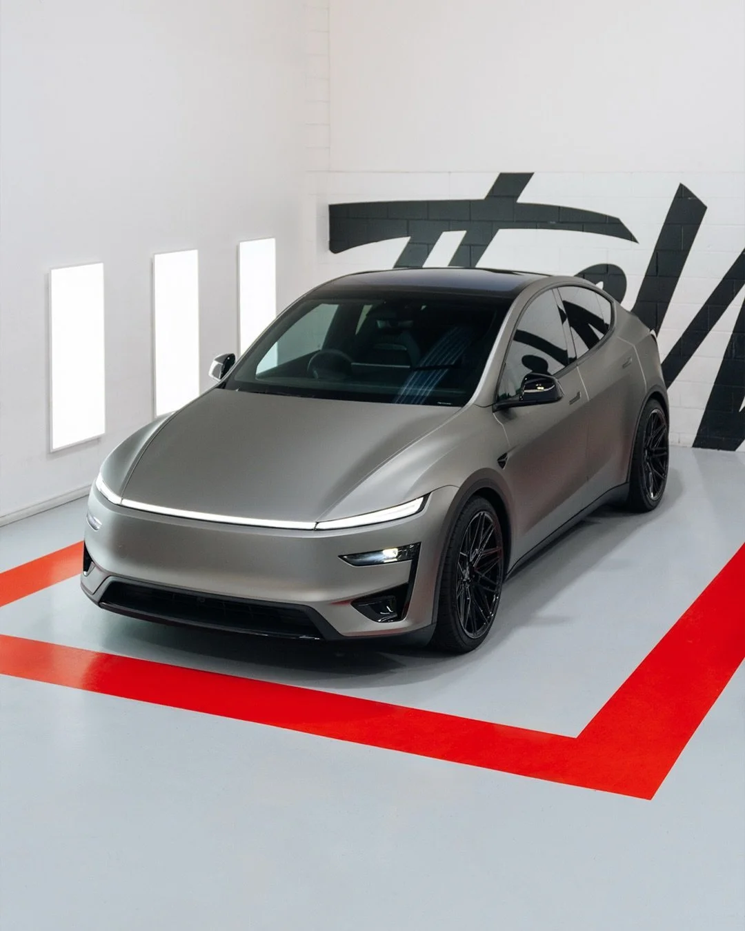 Tesla Model Y exterior colour change in Inozetek Dynamic PPF - Satin Liquid Metallic Silver 🏁

@inozetek.nz 
@inozetek 

#thewrapshop #paintisdead #tesla #modely