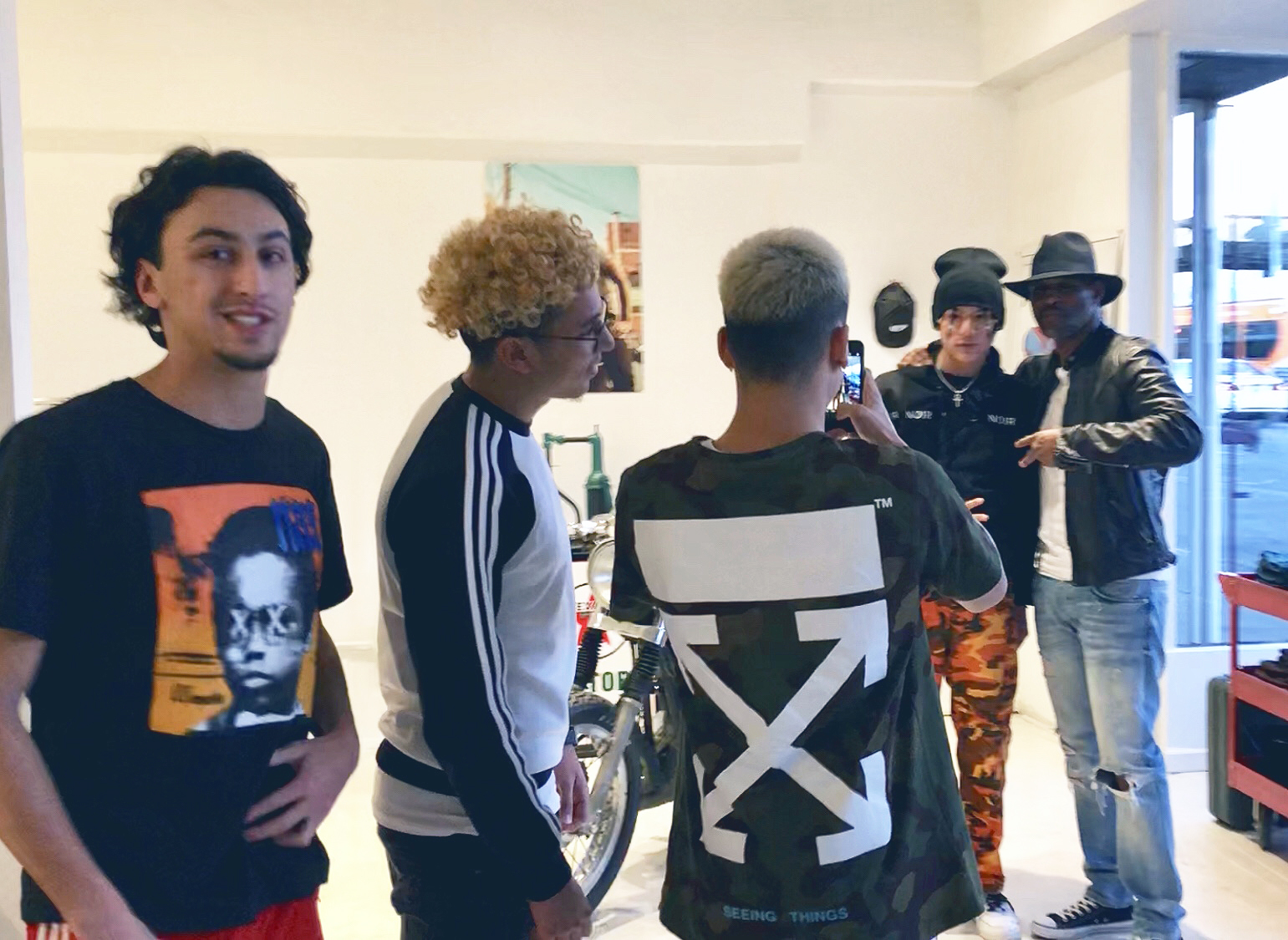 Fans lined up to take pictures with Bernard Hopkins