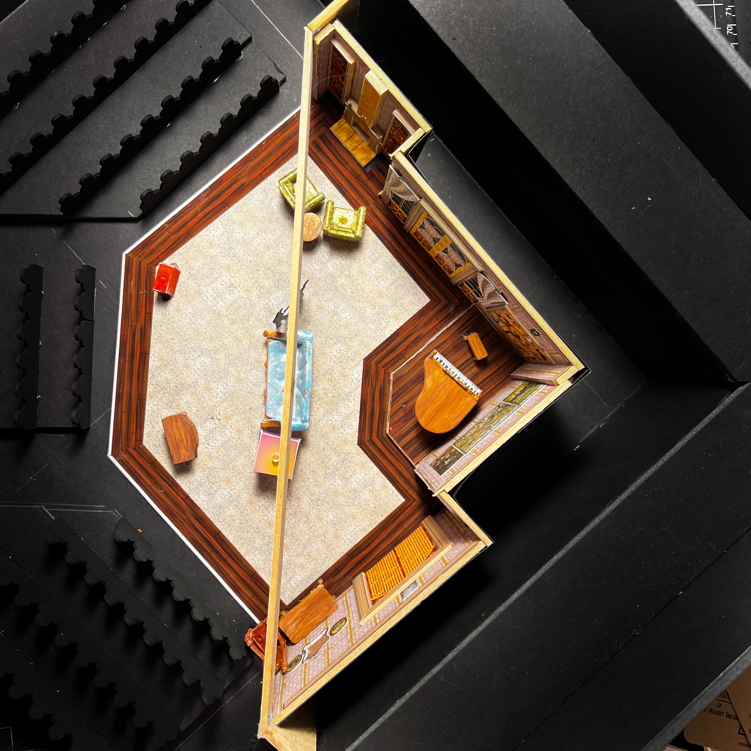 Blithe Spirit_Model Pic003.png