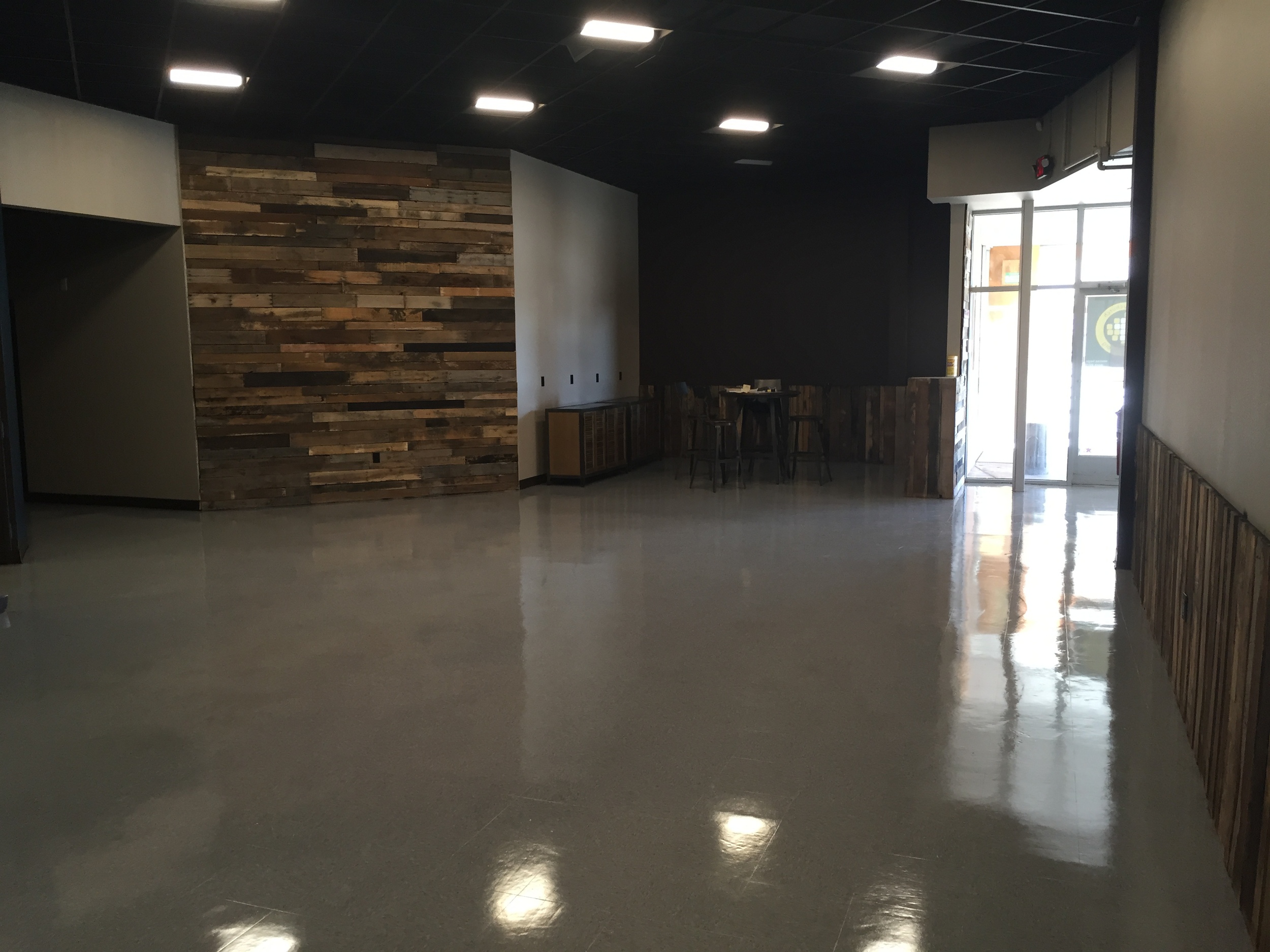 A look at the atrium and cafe spaces.