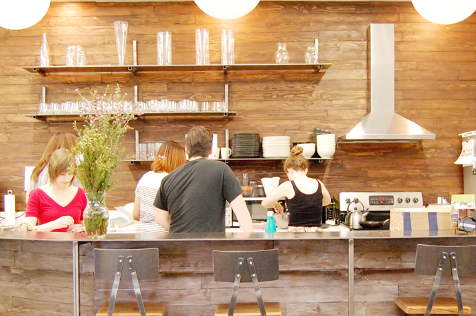 In the HUB LA kitchen, cooking up some burgers! 