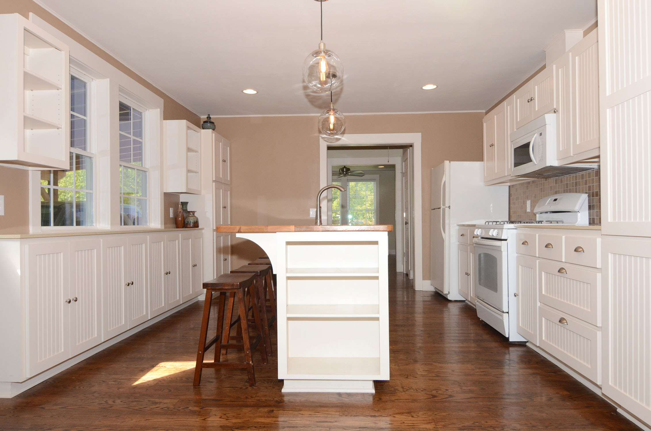 13kitchen.jpg