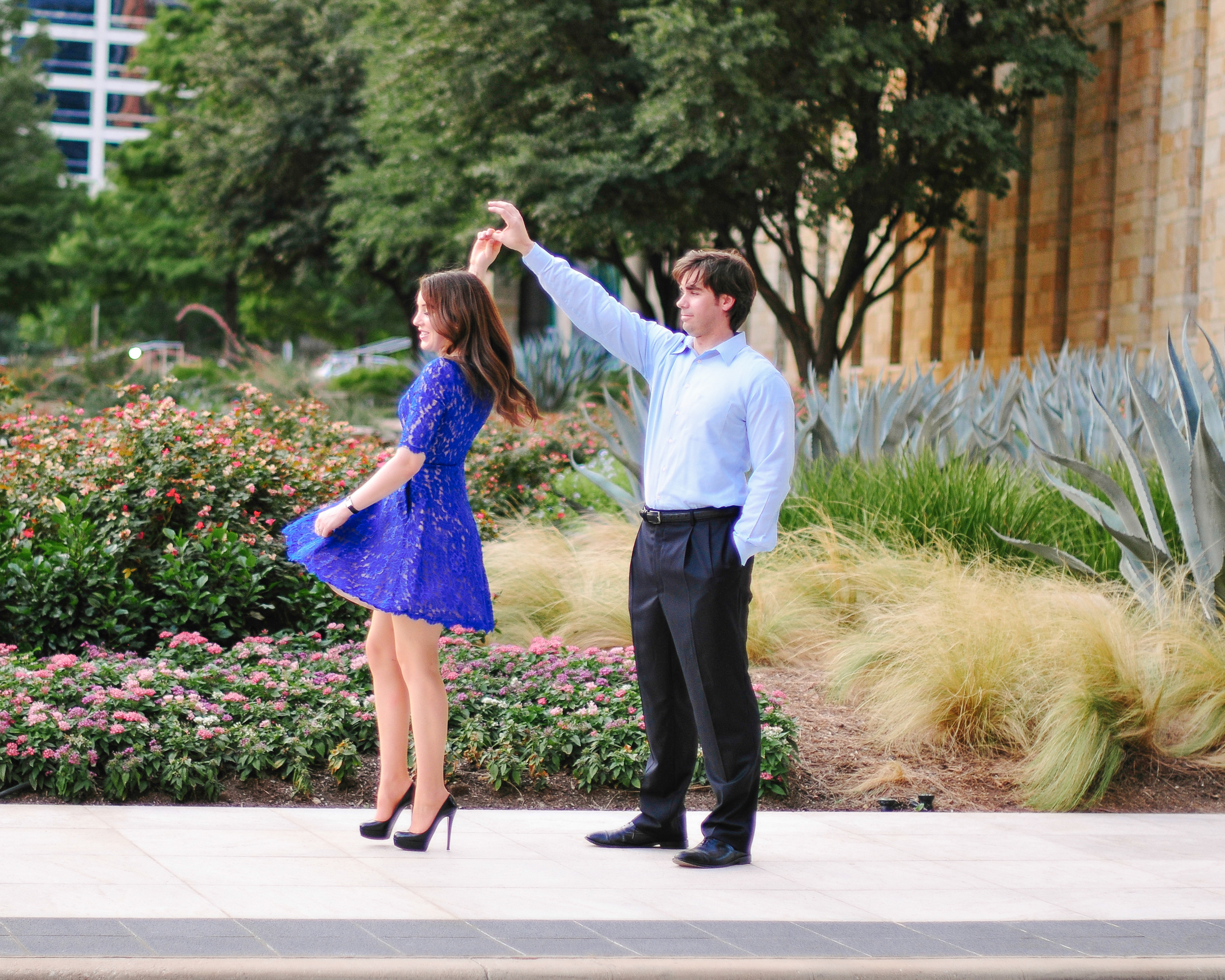 Downtown Dallas Engagement Photography by Jessica Garmon