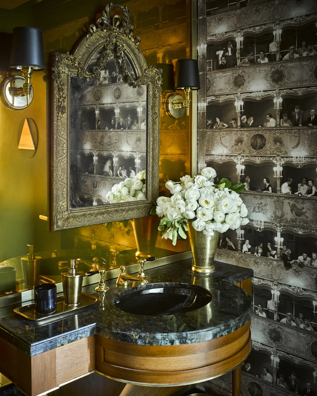 309 401Harrison_ Bath2_04-01-01.jpg