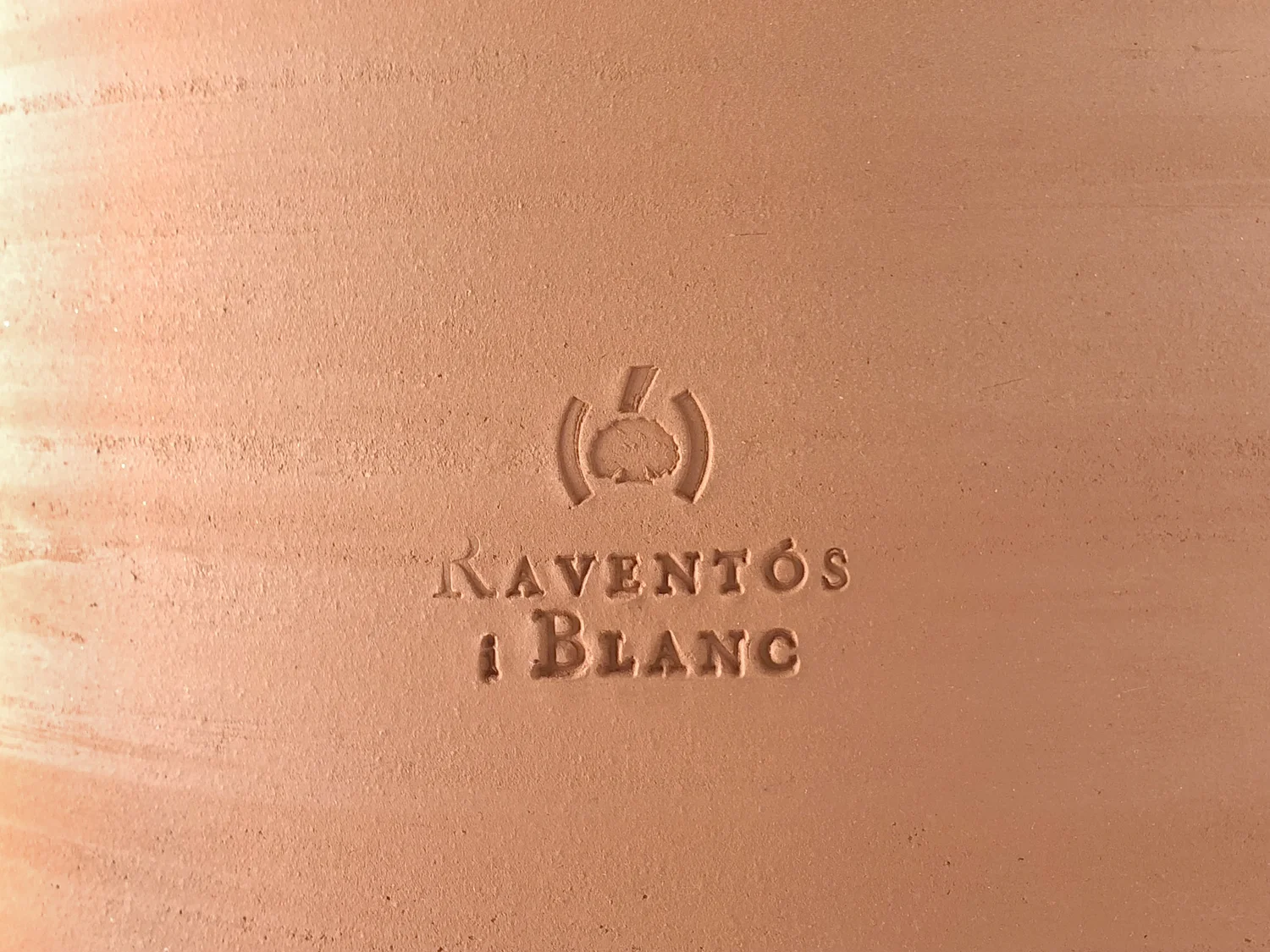 Wallpaper Bag Disseny Studio For iPhone Free