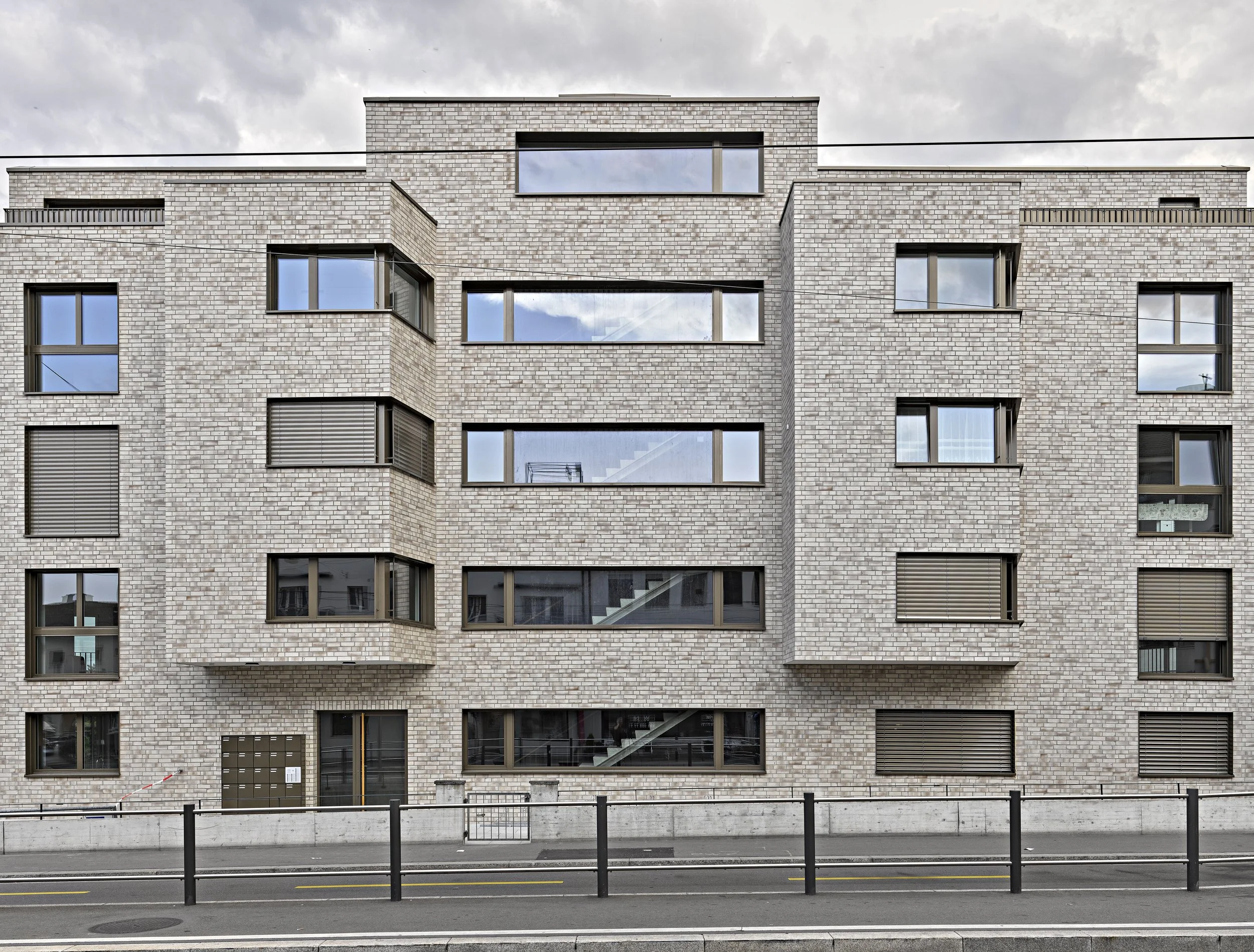 SCHAFFHAUSERSTRASSE_486_AUSSEN_003.jpg