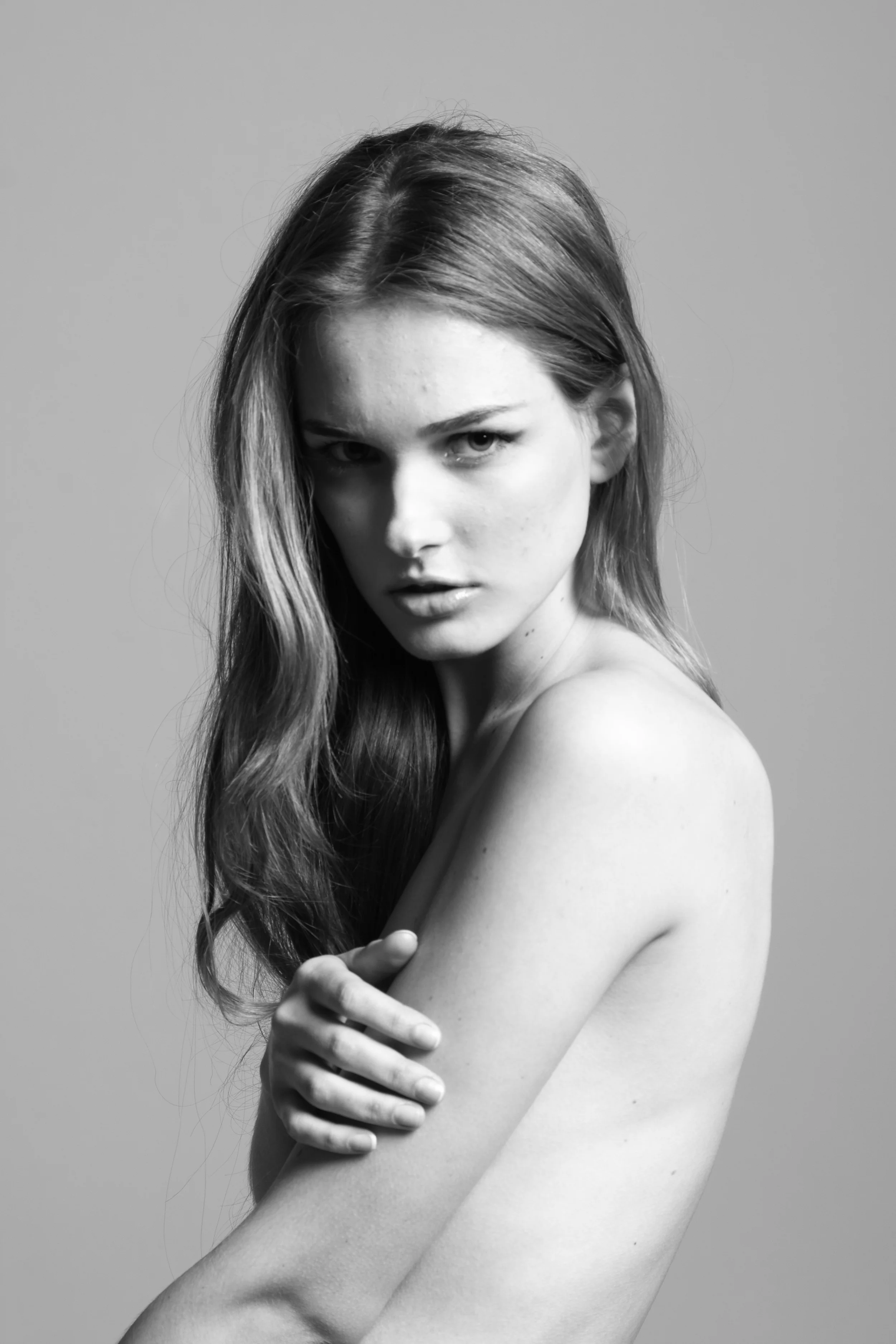  photographer - edmond ho model - gabriela dallagnol make up - shue lai ( kick back ) hair - shue lai ( kick back ) styling - shue lai ( kick back ) 