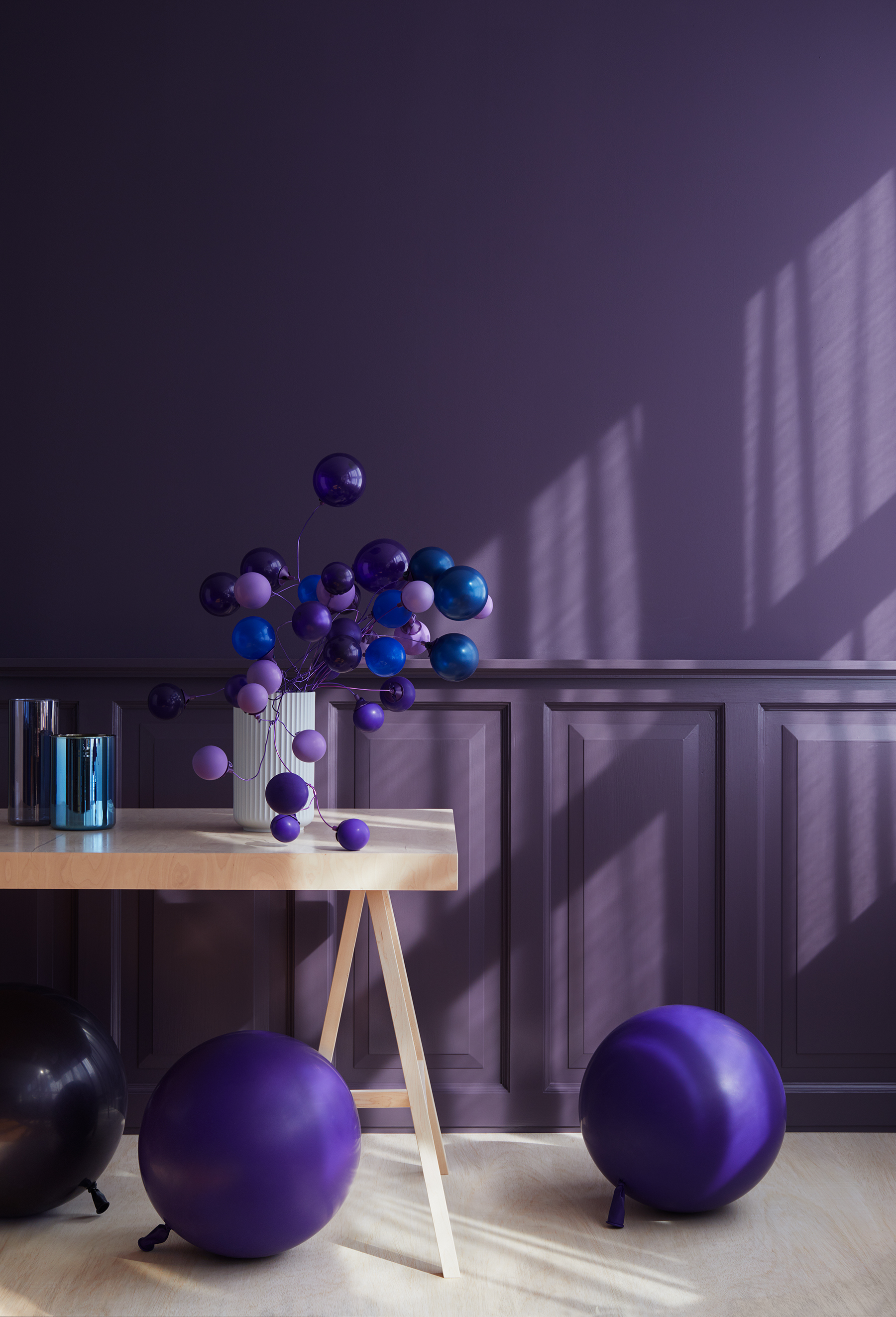 GETTING FRIENDS WITH ULTRA VIOLET, PANTONE COLOR OF THE YEAR 2018  BALLOONSTYLING AND SETDESIGN: ANDREA POTOCKI / WLKMNDYS.COM, Photo: Anne Deppe