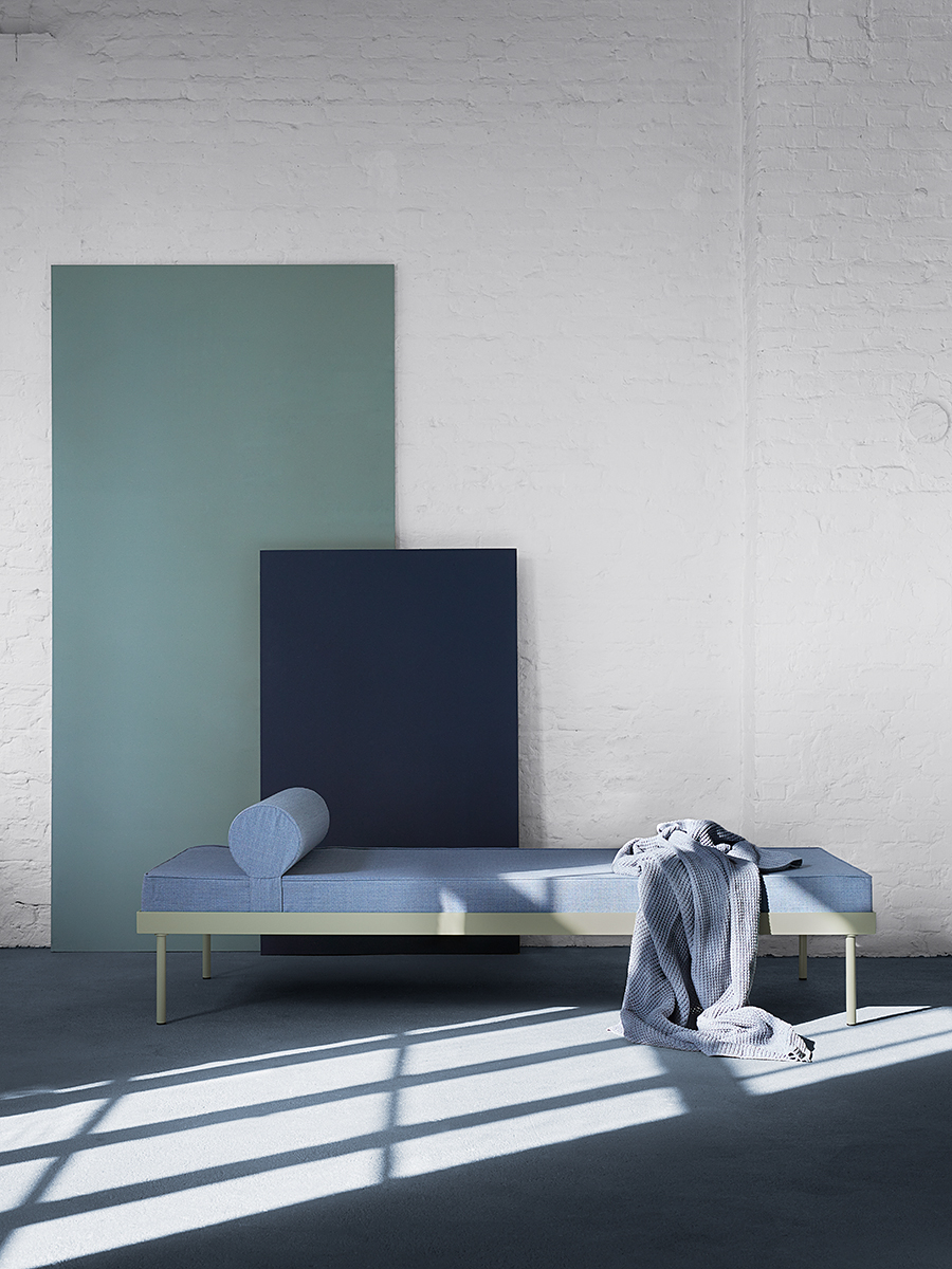 HABIT INTERIOR, PHOTO+SETDESIGN: ANNE DEPPE, Hans Gugelot Daybed