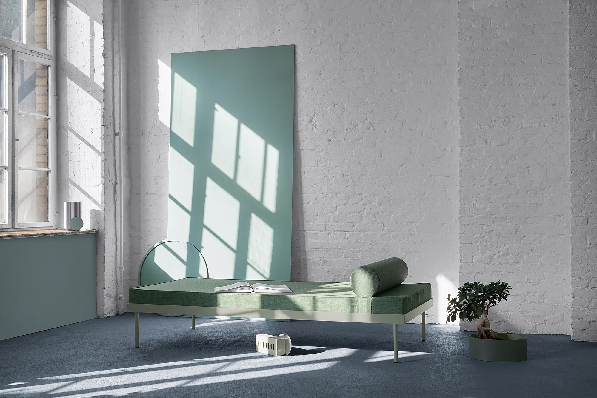 Daybed GB1085 by Hans Gugelot, Habit Interiors , Photography + Setdesign: Anne Deppe