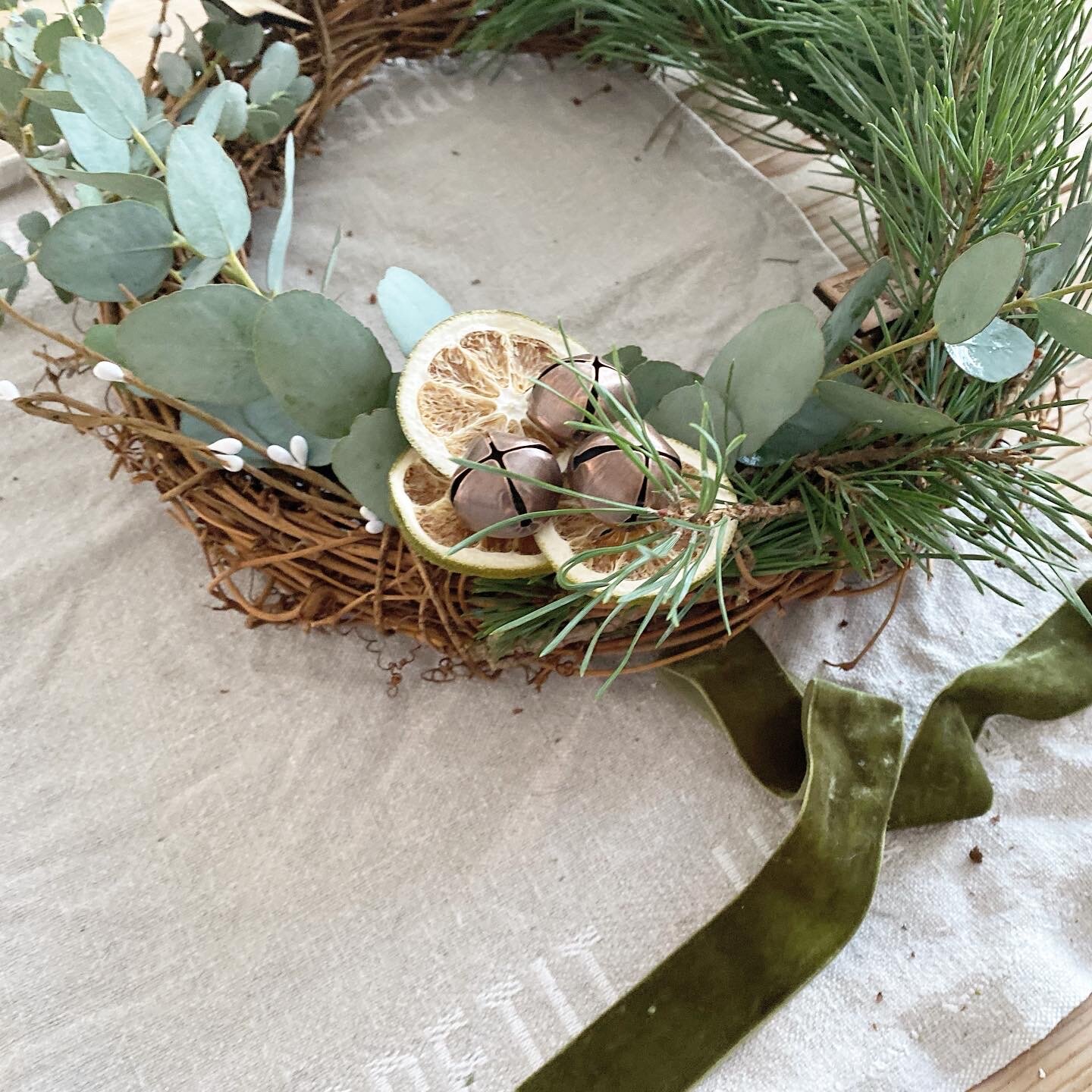 EF76FC40-28C8-4E38-990C-31055F19A9C1