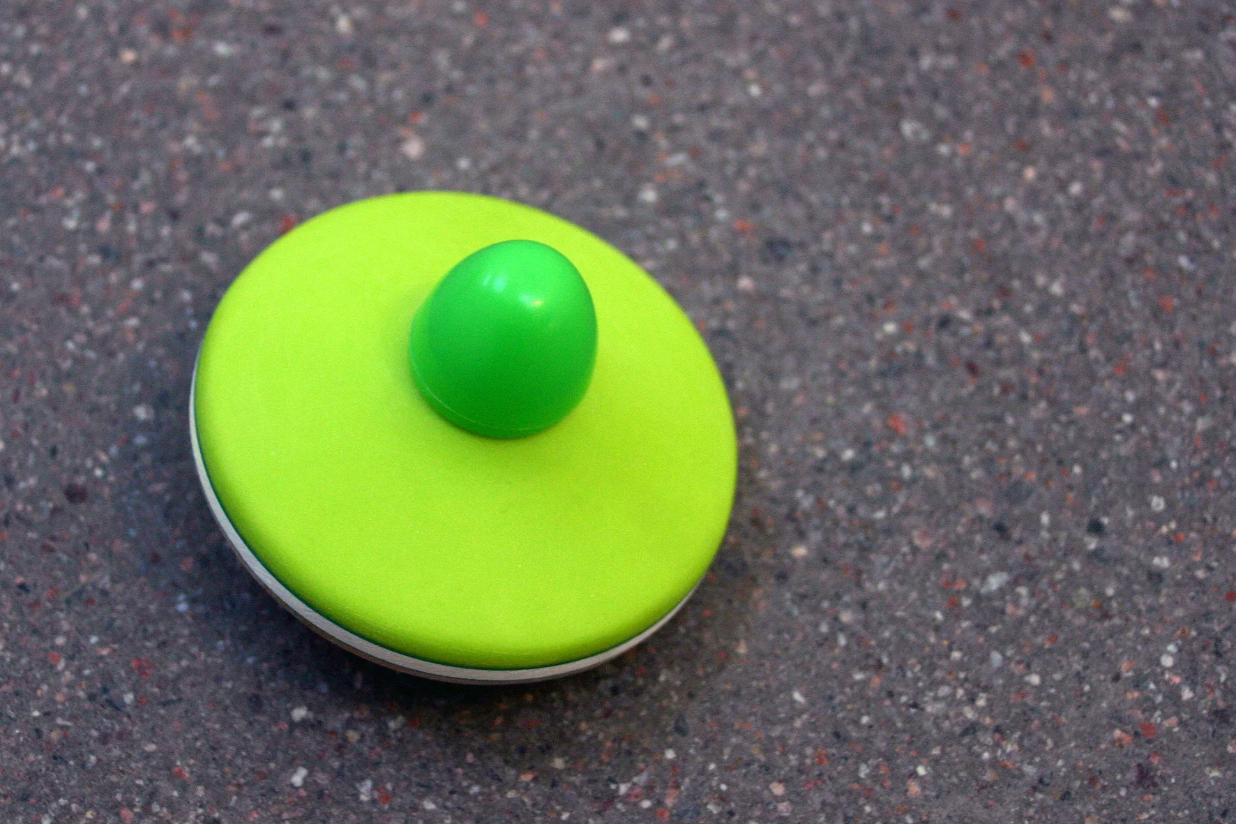 green (Imatra, Finland), brooch/pin, wood, plastic, silver, 2012