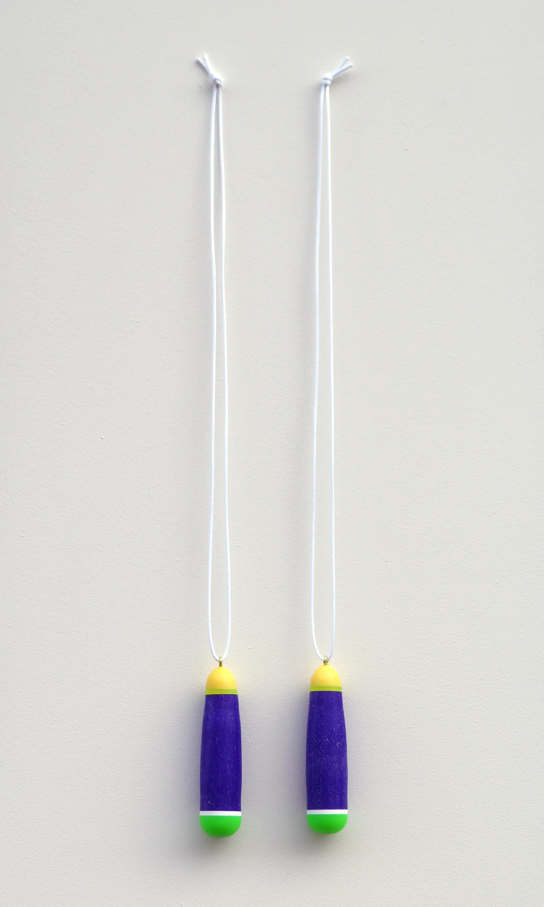 necklaces, plastic/textile/aluminium, 53x3x3 cm