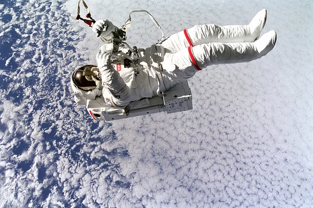 astronaut.jpg