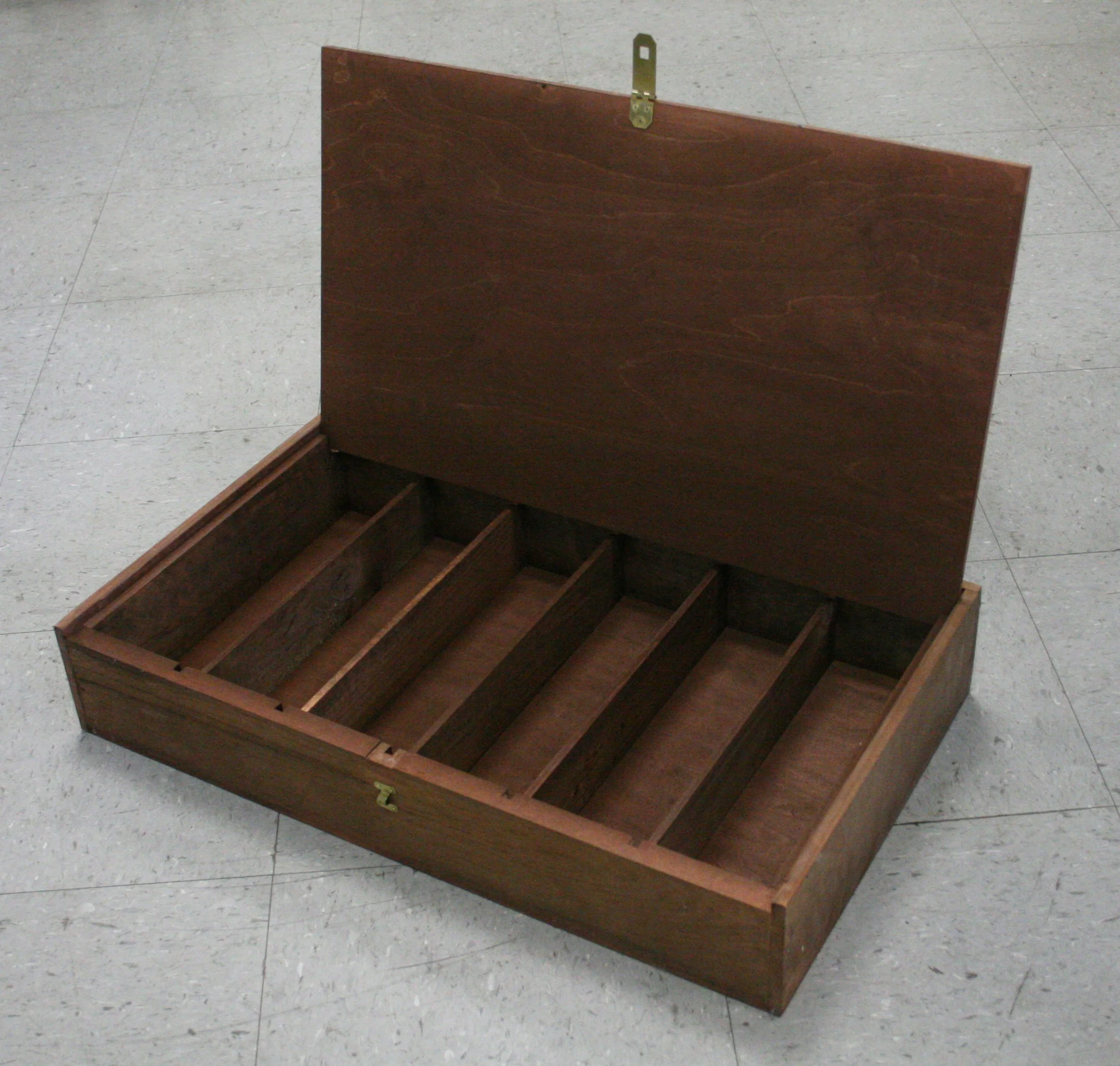 1x6 pin hinged dividers stained ply top hasp.jpg