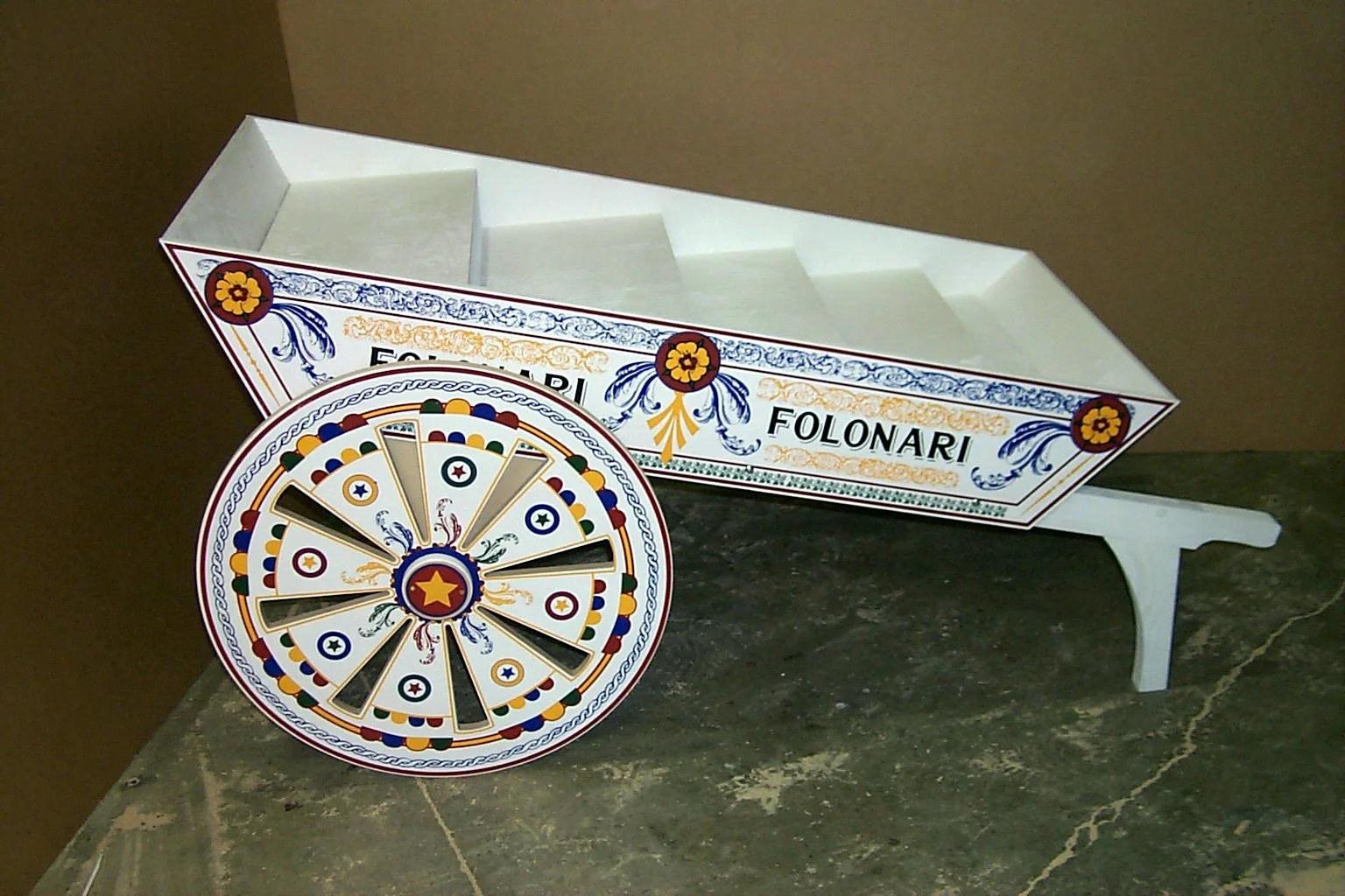 Folonari_wagon.jpg