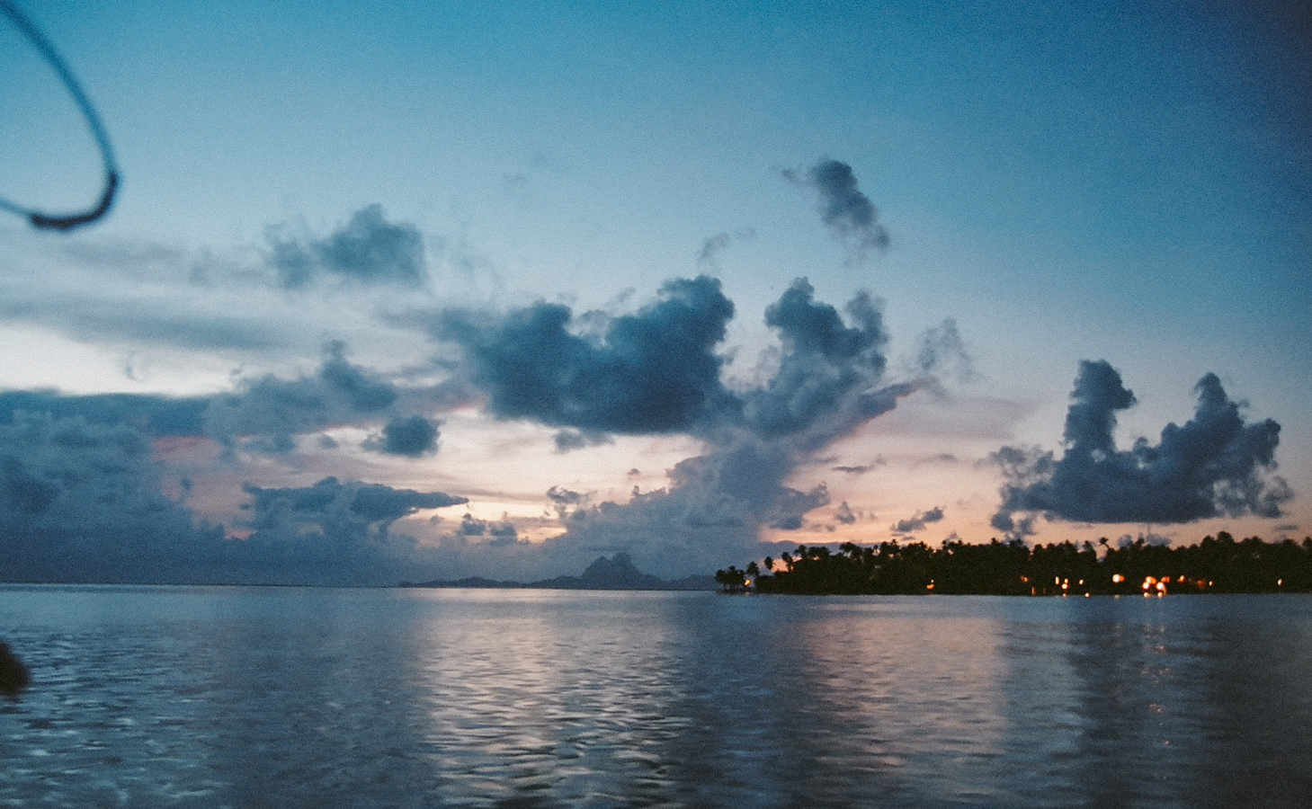 ocean sunset / tahiti travel photography / film photos / kelly fiance creative