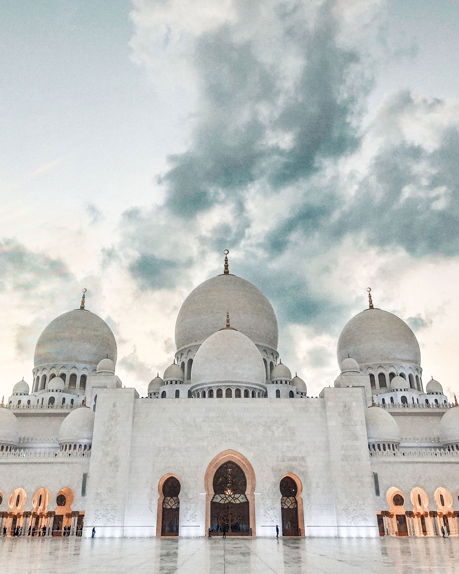 Zayed Mosque Abu Dhabi Travel Photography / Dubai Travel Tips