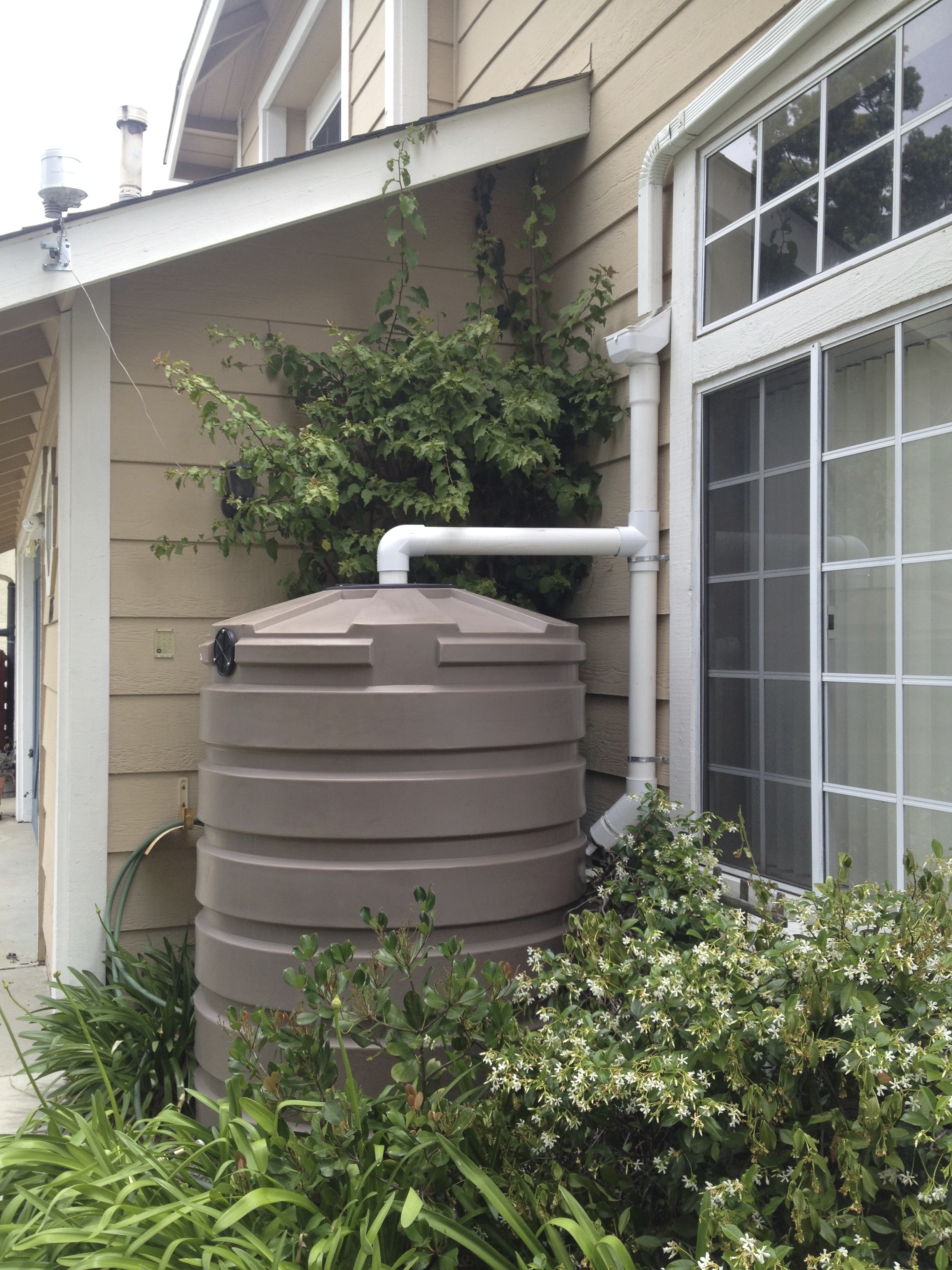 420 gallon Bushman Rainwater Tank