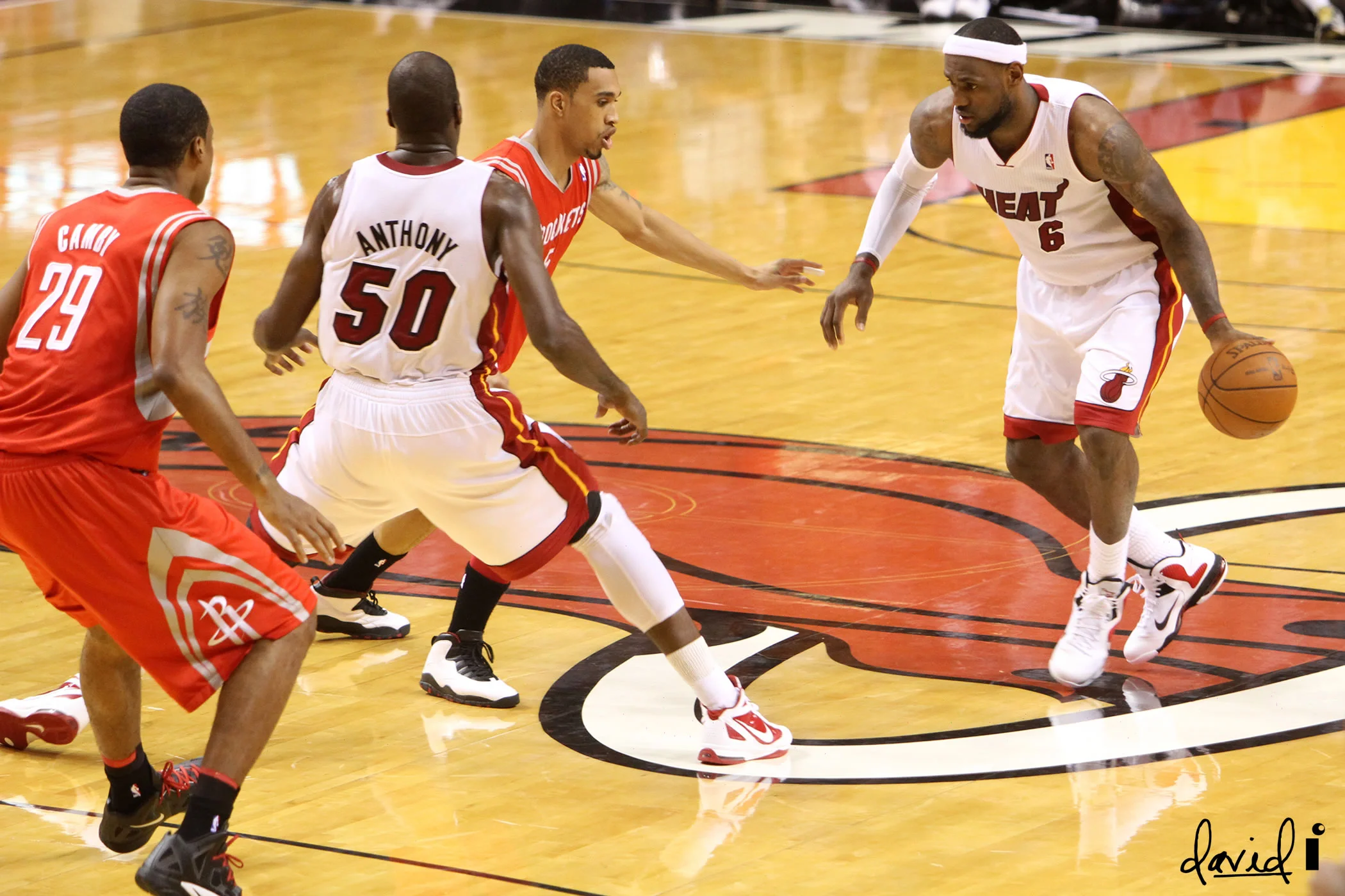 opt-Lebron Dribble 5005c.jpg