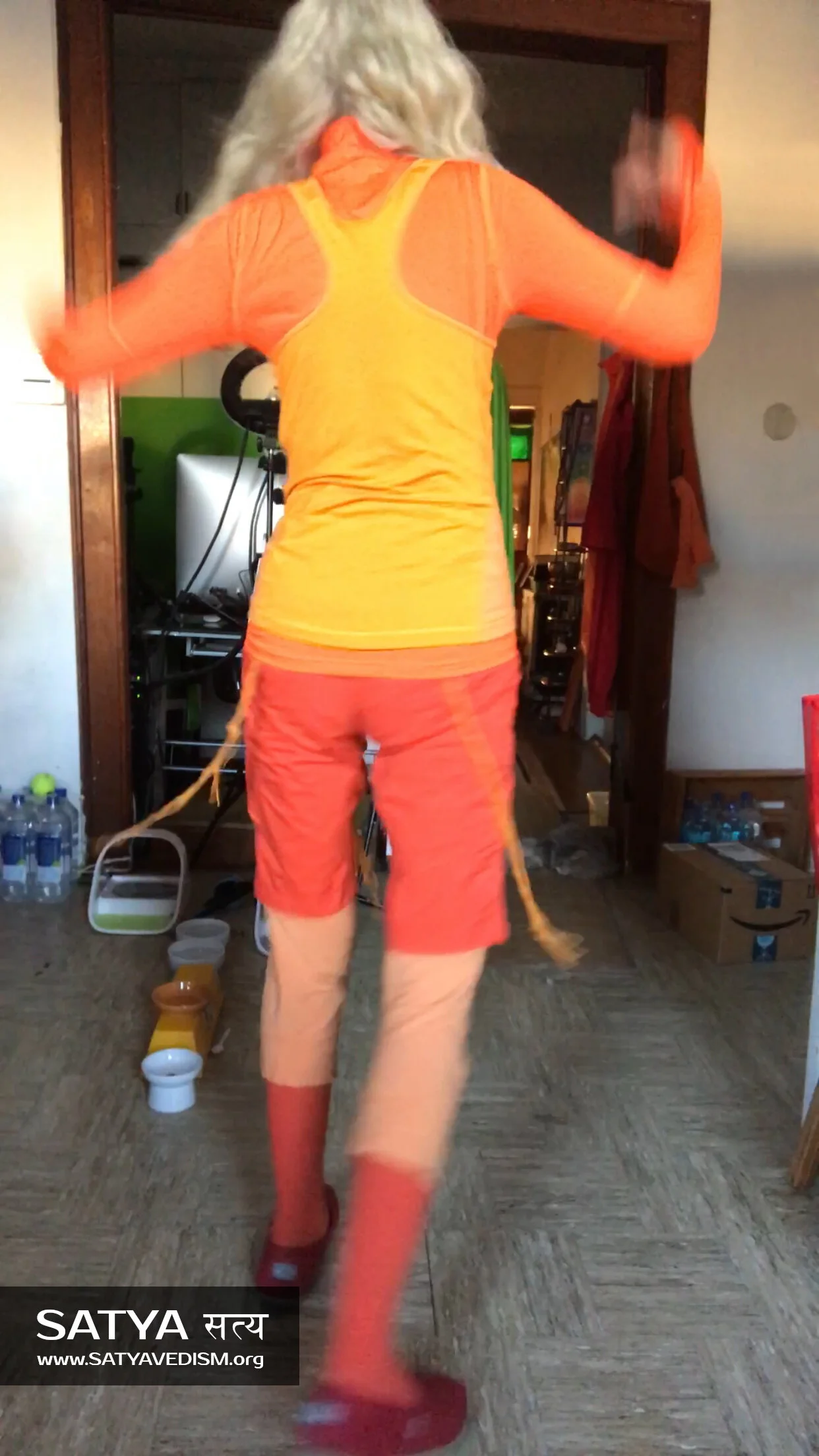 OM_SATYAVATARA_DANCE_06.jpg
