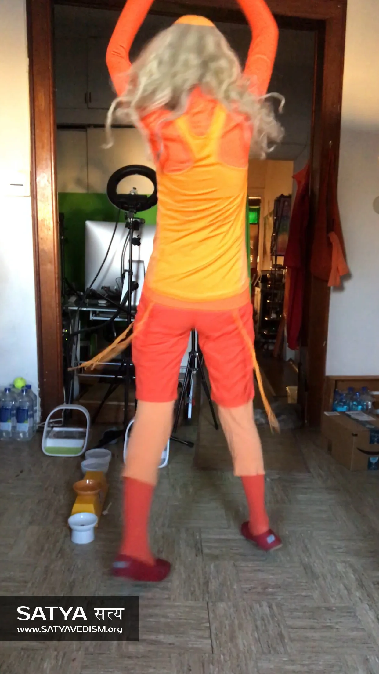OM_SATYAVATARA_DANCE_10.jpg